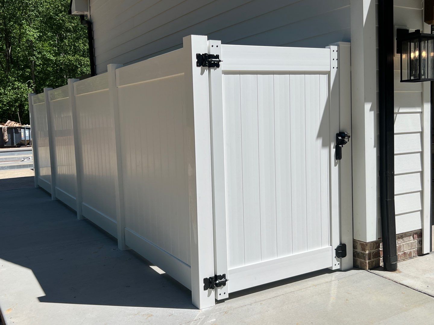 Privacy vinyl fence by Mr. Fence