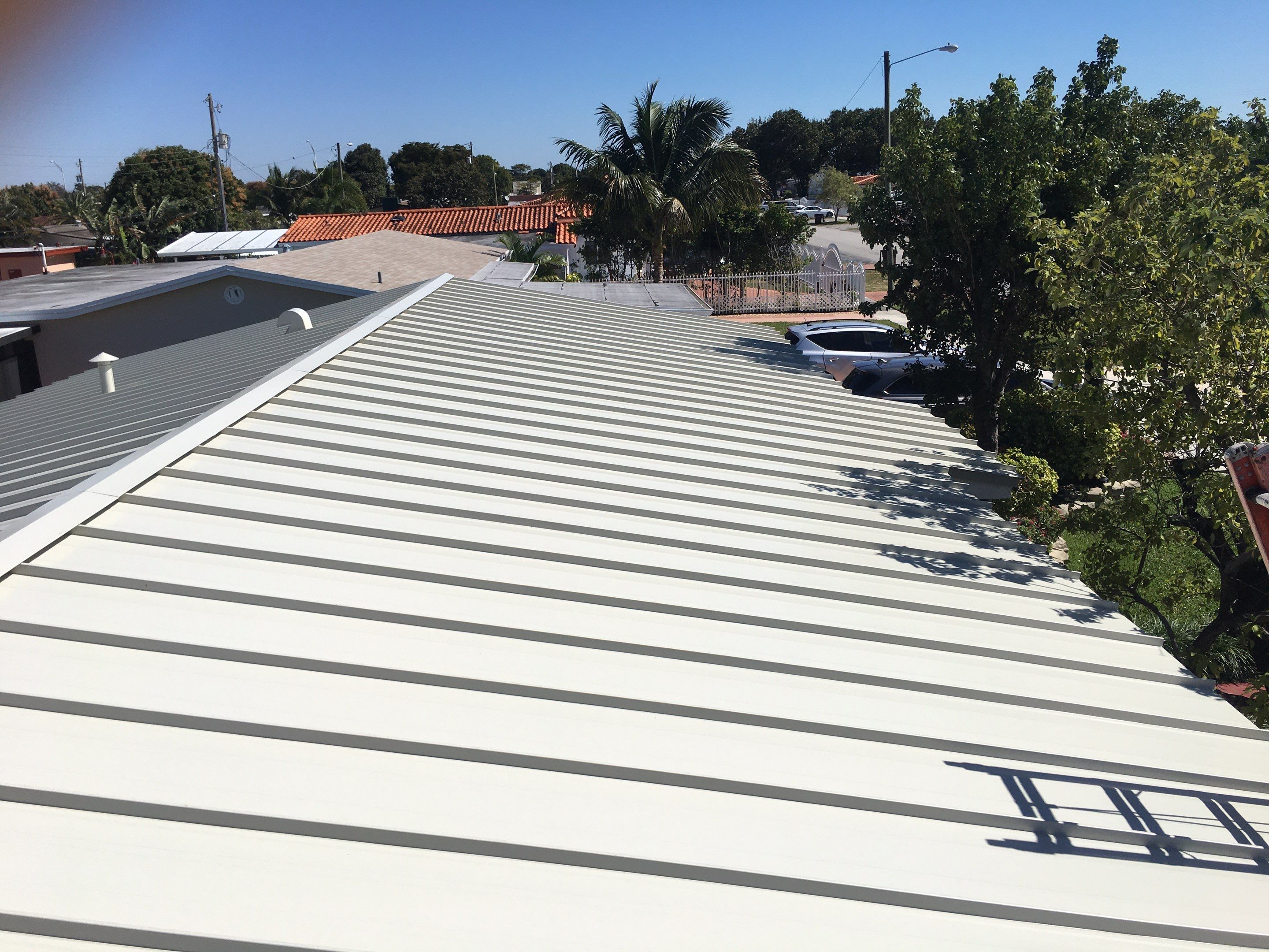 Metal Roof - Galvalume - Almond by Istueta Roofing