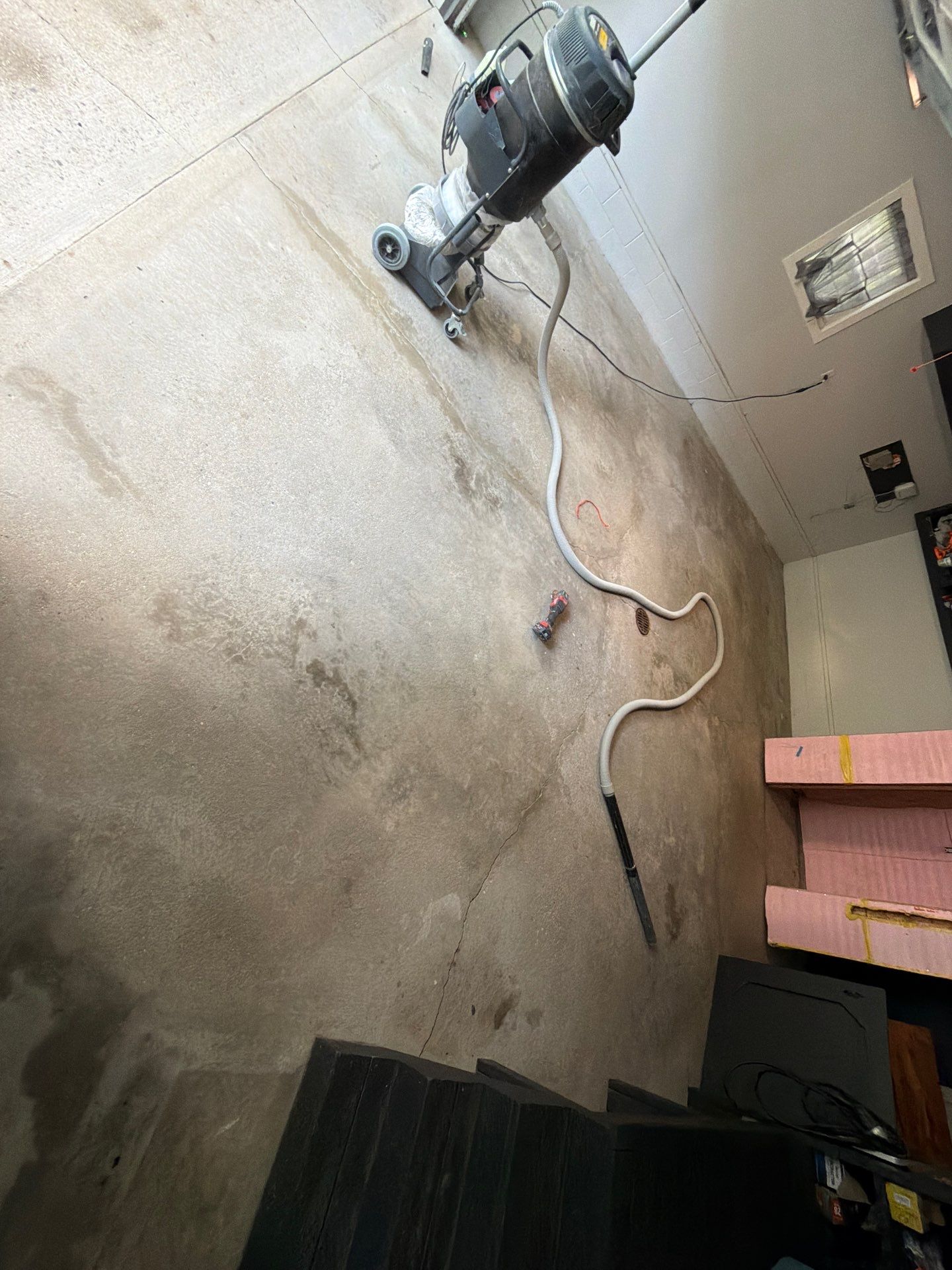 Garage Epoxy Flake Floor and Concrete Crack Repair in Twin Lake by Gordon Painting