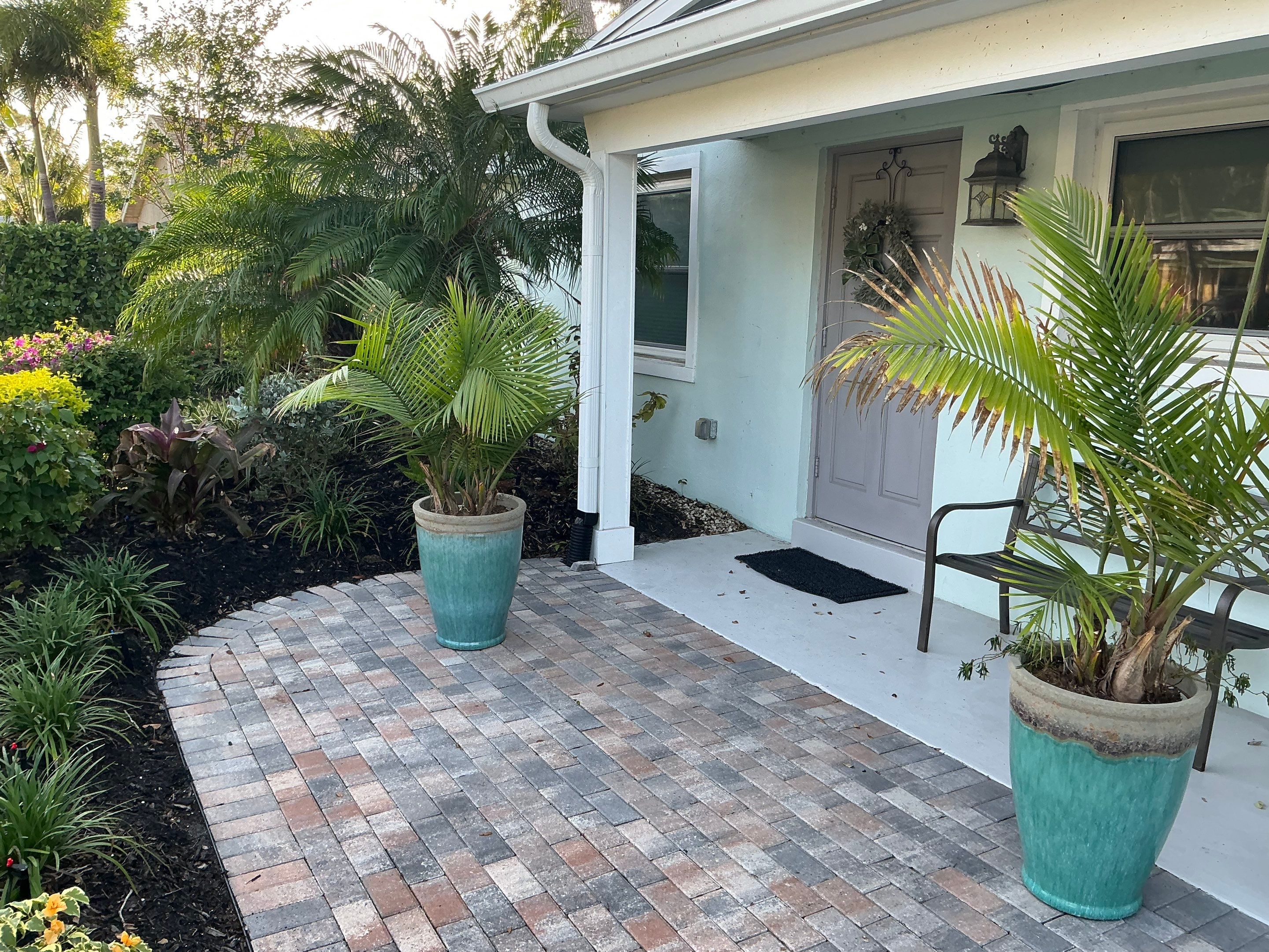 Elegant 7-Inch Seamless Gutters in Sarasota FL in Sarasota FL by Gutter Professors