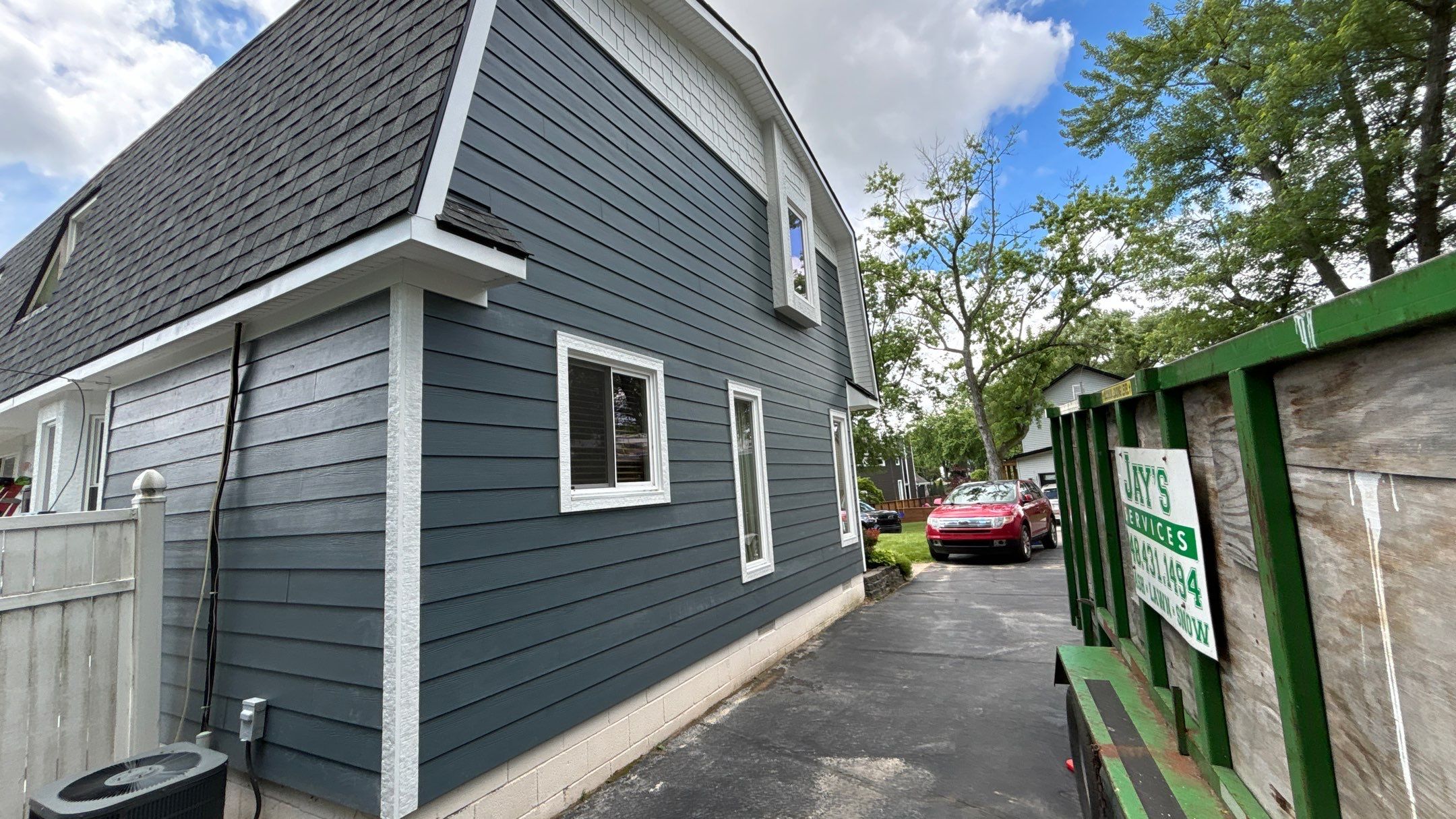 Siding Replacement using Hardie Plank S8 1/4" by 180 Contractors