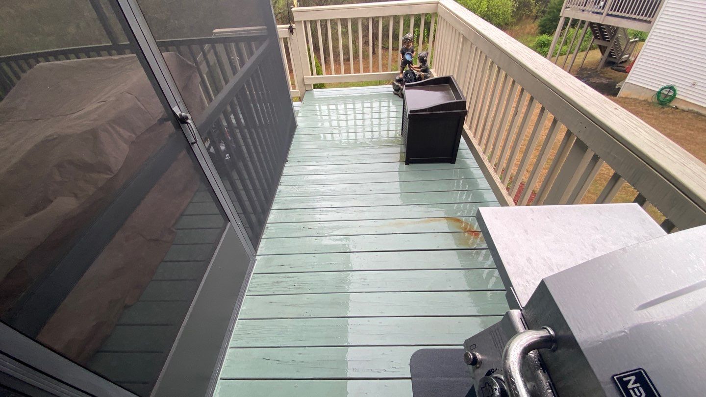 Weathered Deck using AcryFin by DuraSeal