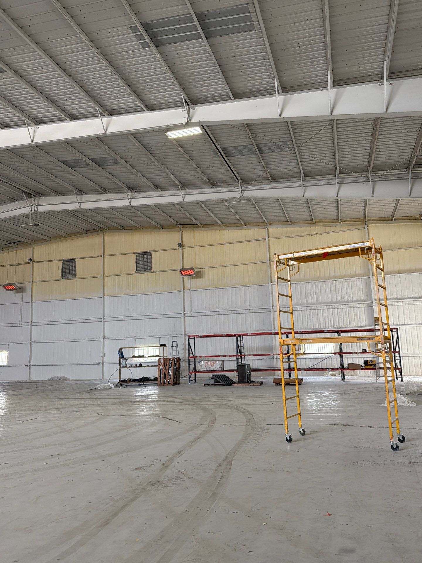 20,000 SF Airplane Hangar  by Apex Insulation Solutions