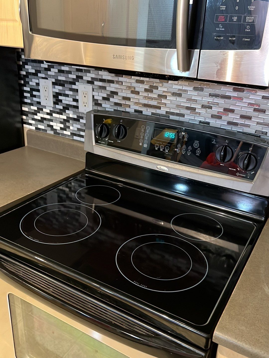 Moveout Clean - Very dirty by Tidyups Cleaning Service Inc