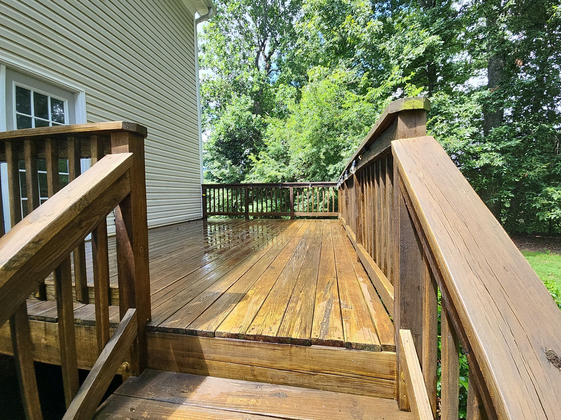 Wood Deck using Wood Stain by DuraSeal