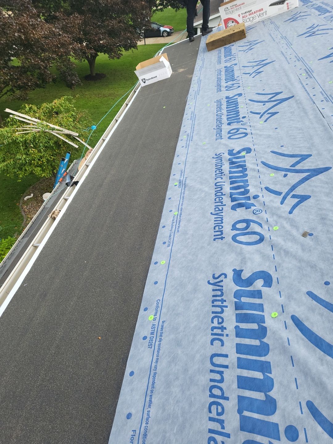 ATLAS PINNACLE COLOR: BLACK SHADOW by Eagle Eye Roofing
