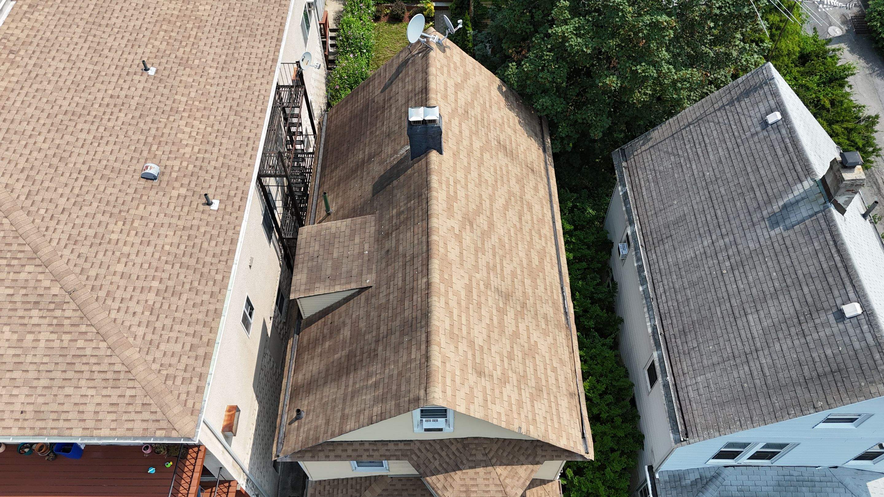 Project in Hastings-on-Hudson by The Energy Efficient Roofer & George's Seamless Gutters