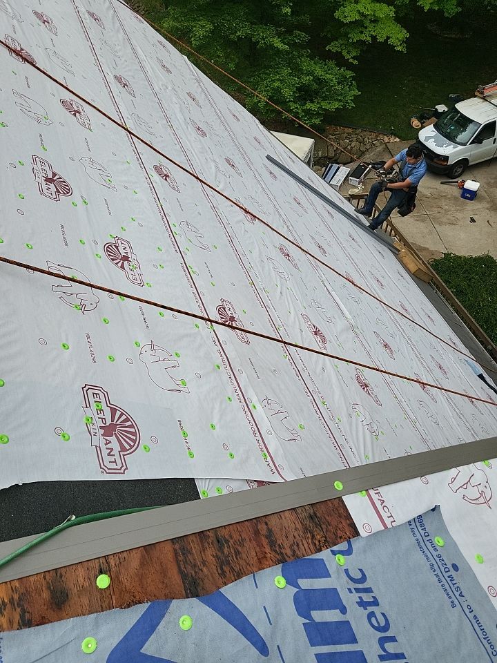 Owens Corning Color: Williamsburg Gray by Eagle Eye Roofing