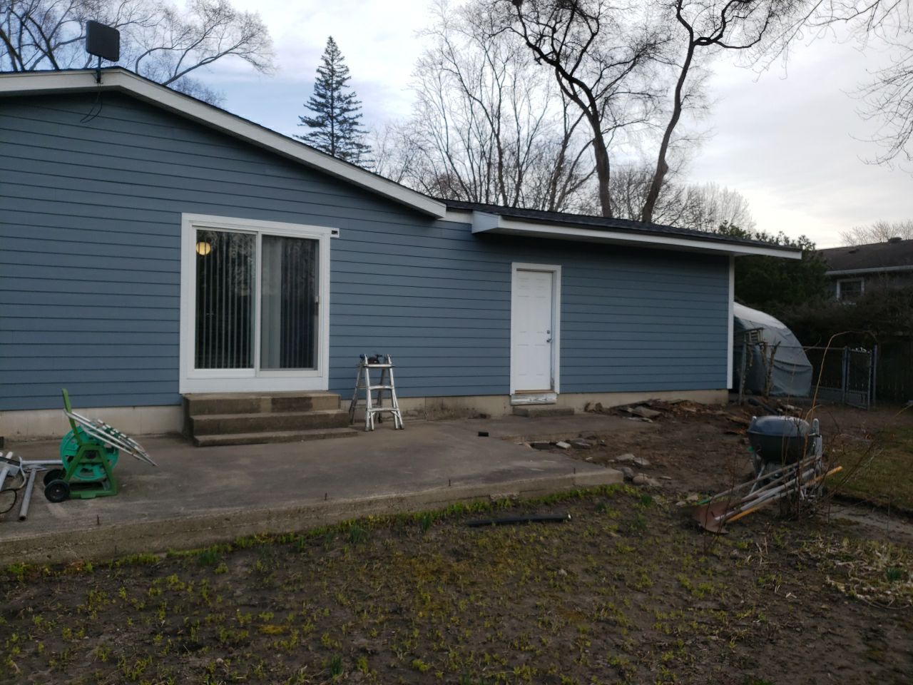 James Hardie Siding Installation, Shingle Roof Replacement & Window Replacement by Custom Installations, Inc.