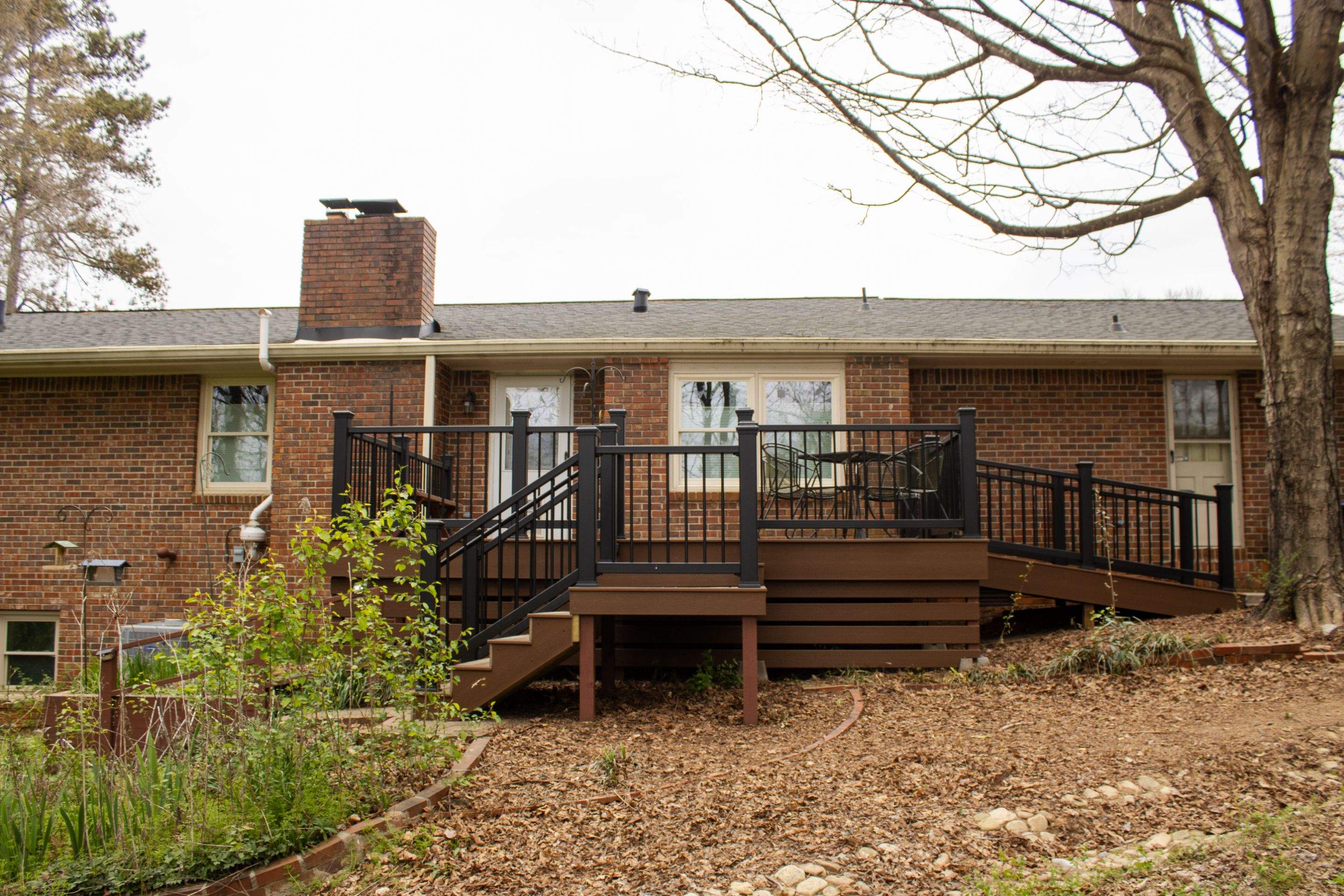 Deck Resurface using Trex Enhance Basic Series in the Saddle Color by Nelson Exteriors 