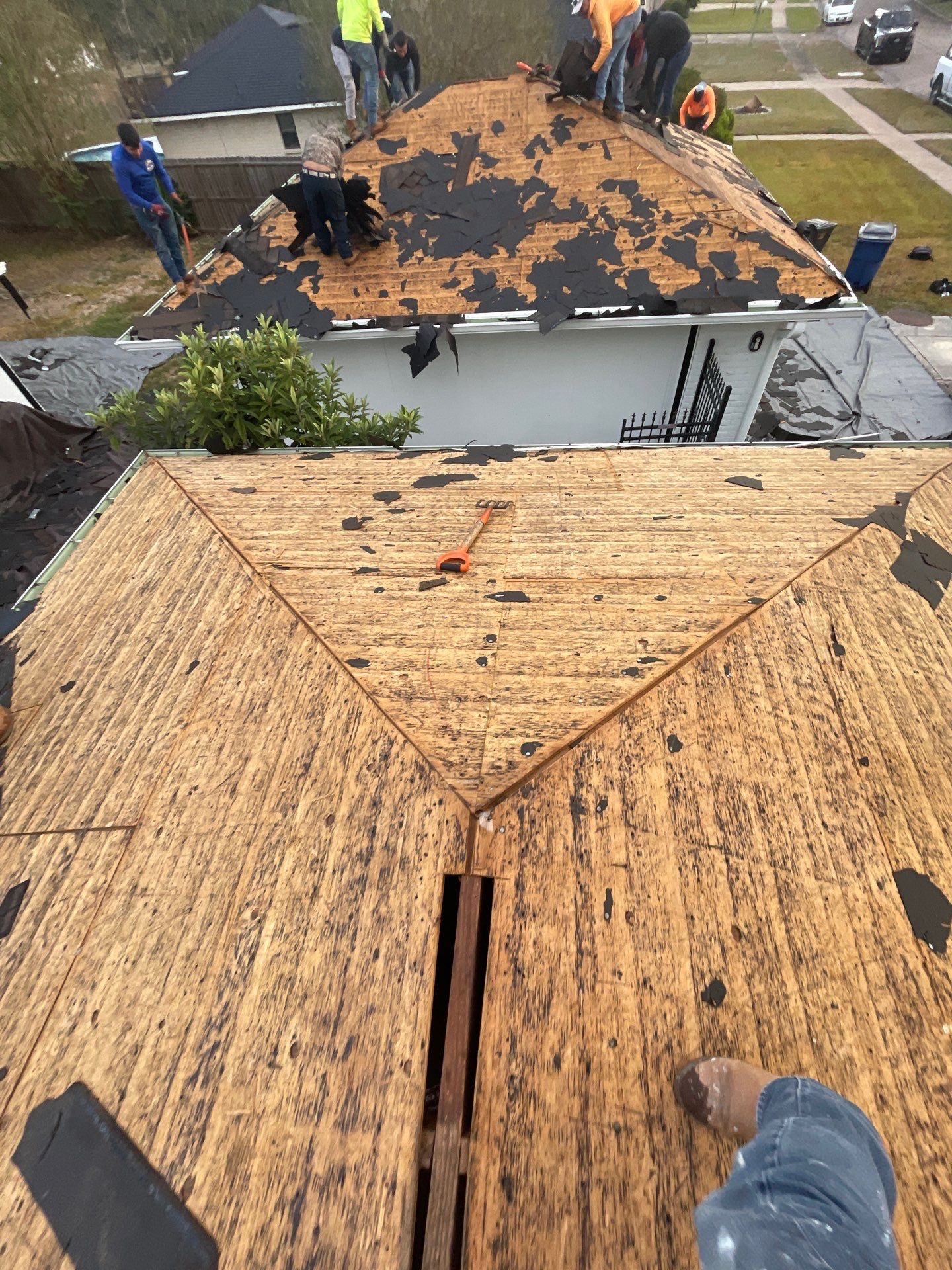 Residential Roofing Installation using Owen's Corning Duration (Lifetime) Shingles by Roof Repair Company