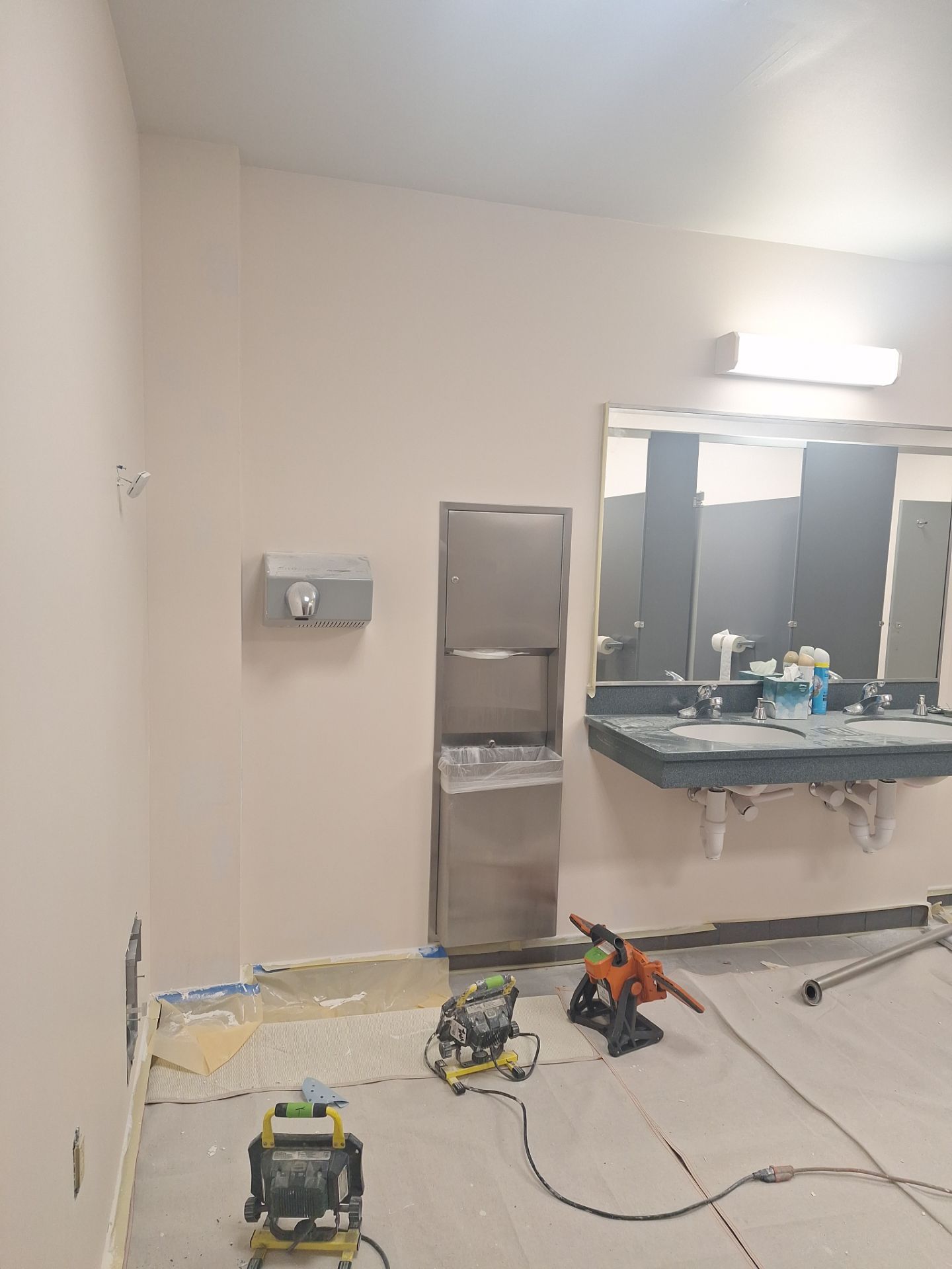 Wallpaper removal and Painting by Gordon Painting