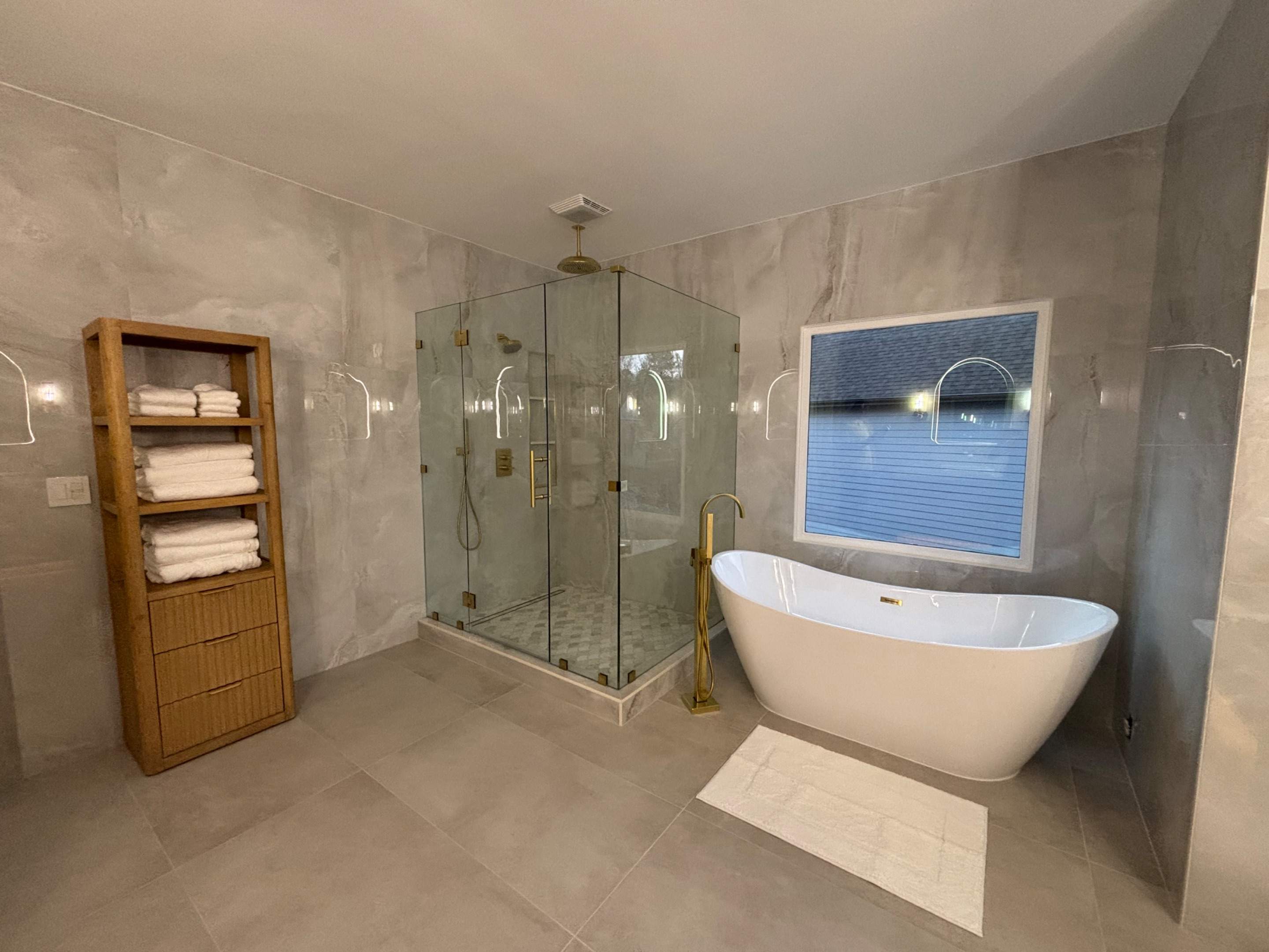 Master bathroom renovation by Prudencio