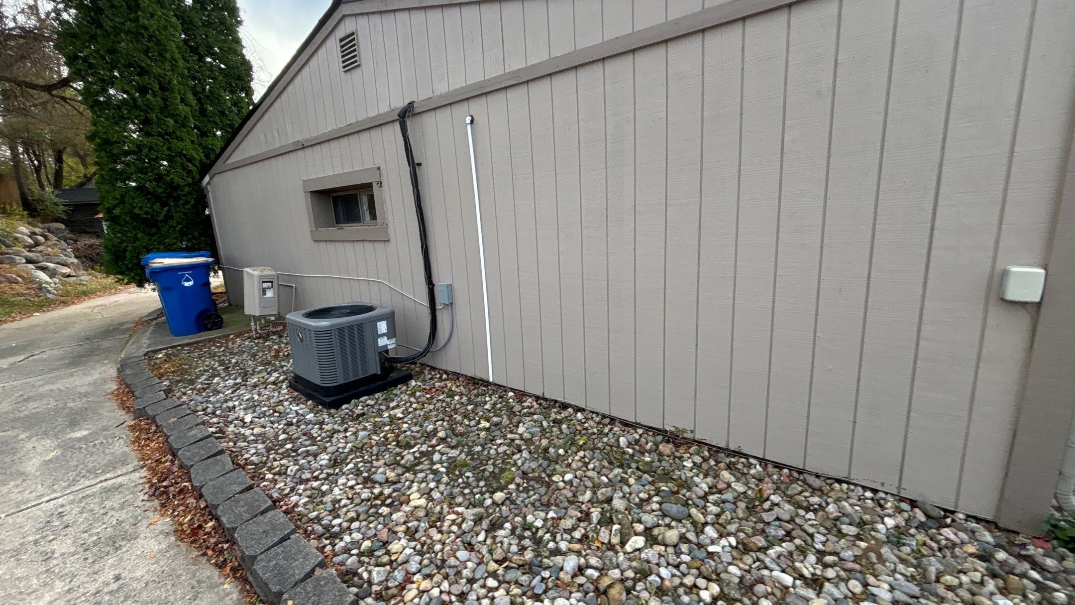 Siding Replacement using Alside Charter Oak D4.5" by 180 Contractors