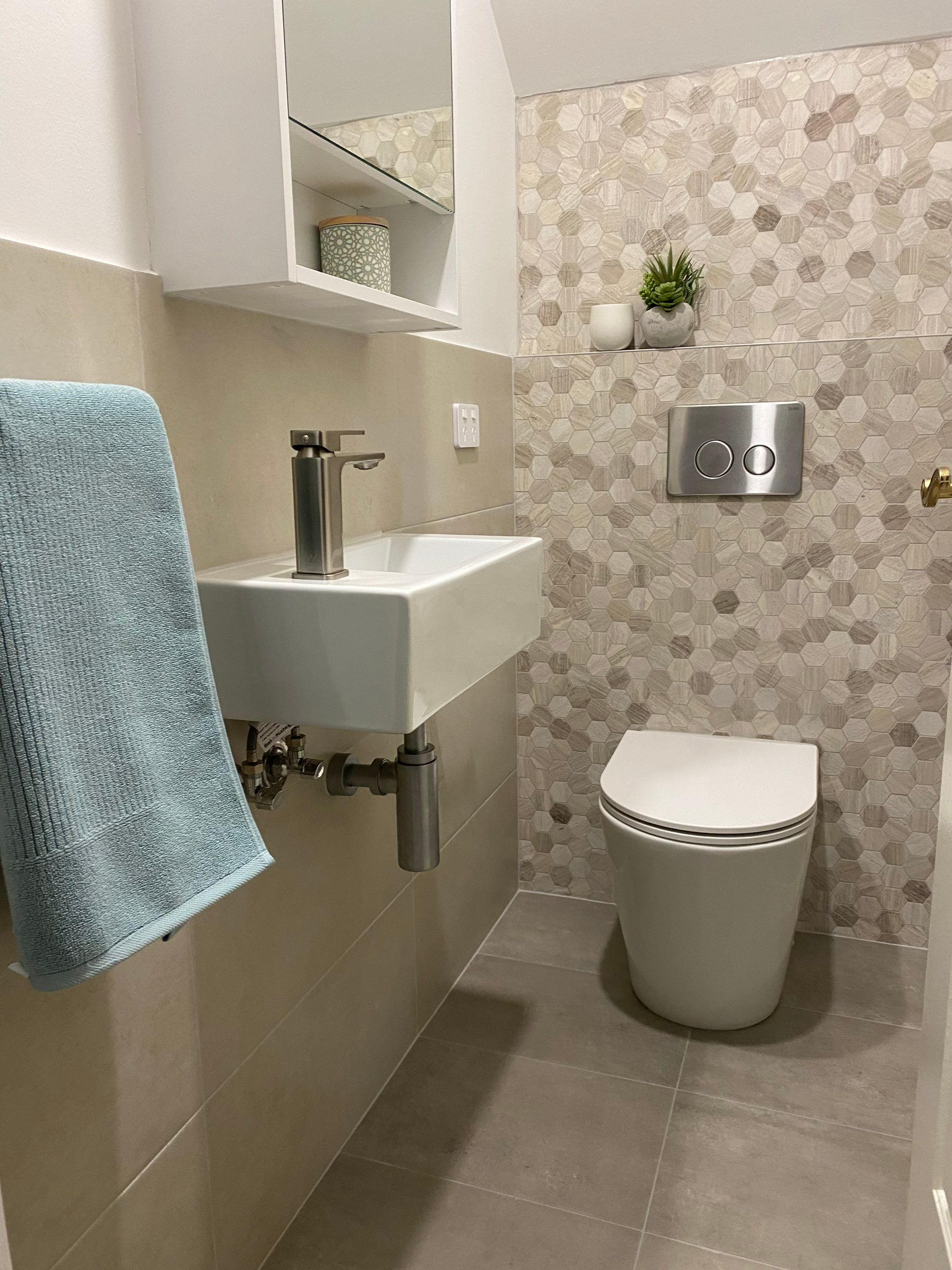 Double Bathroom & Double Toilet Renovation by Re-seal Bathrooms