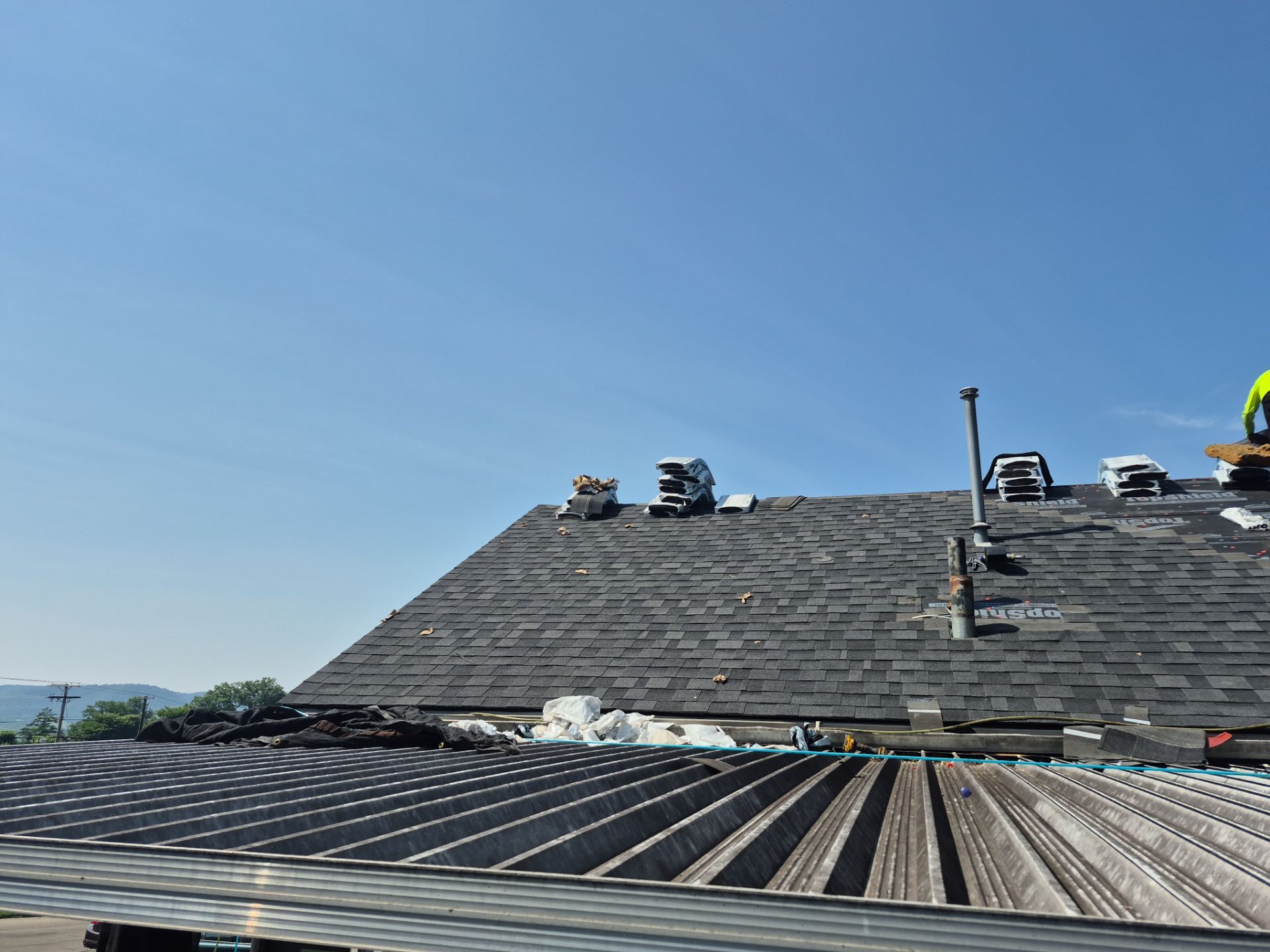 🖤 Sleek. Bold. Built to Last — Granite Black in Portsmouth! by Mr. Roofer