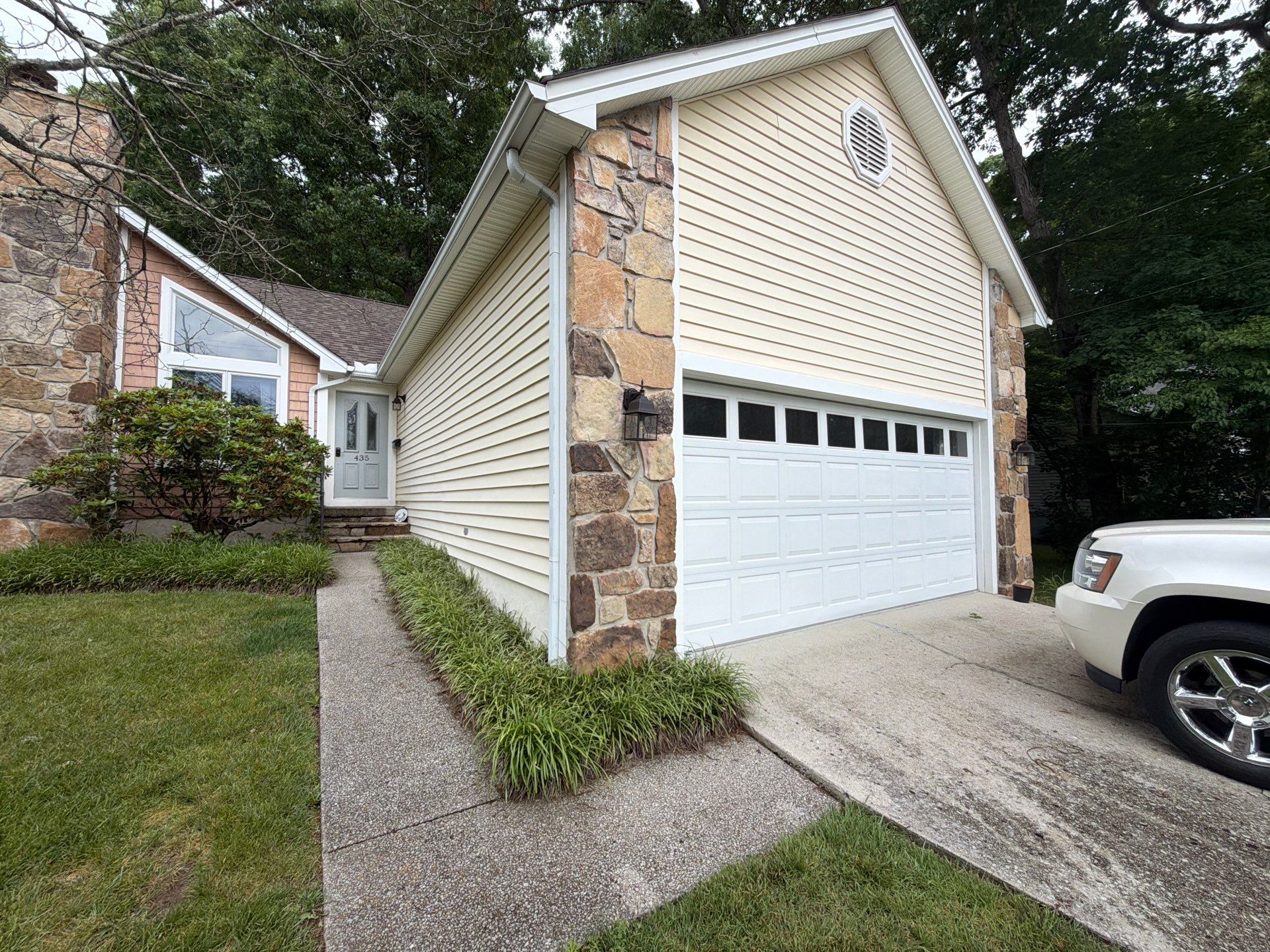 Comprehensive Gutter Cleaning and Pressure Washing Service in Crossville, TN by Affordable Pros