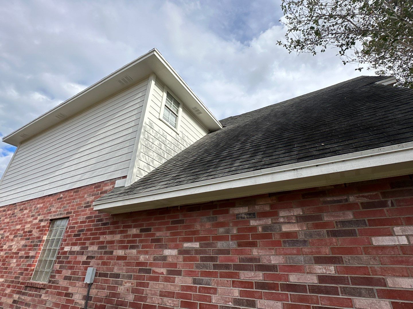 Residential Roofing Installation using Certainteed Landmark Moire Black by Galvan Roofing and Construction