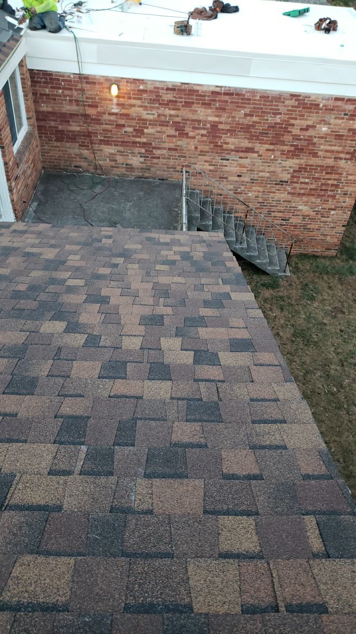 Arlington: CertainTeed Landmark Pro Designer Shingles in Max Def Burnt Sienna by RM Banning, Inc.