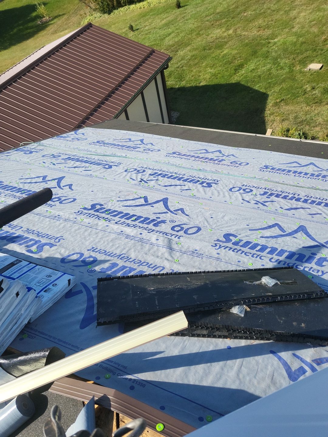 ATLAS PINNACLE COLOR: BURNT HICKORY DRIP EDGE: MUSKET BROWN by Eagle Eye Roofing