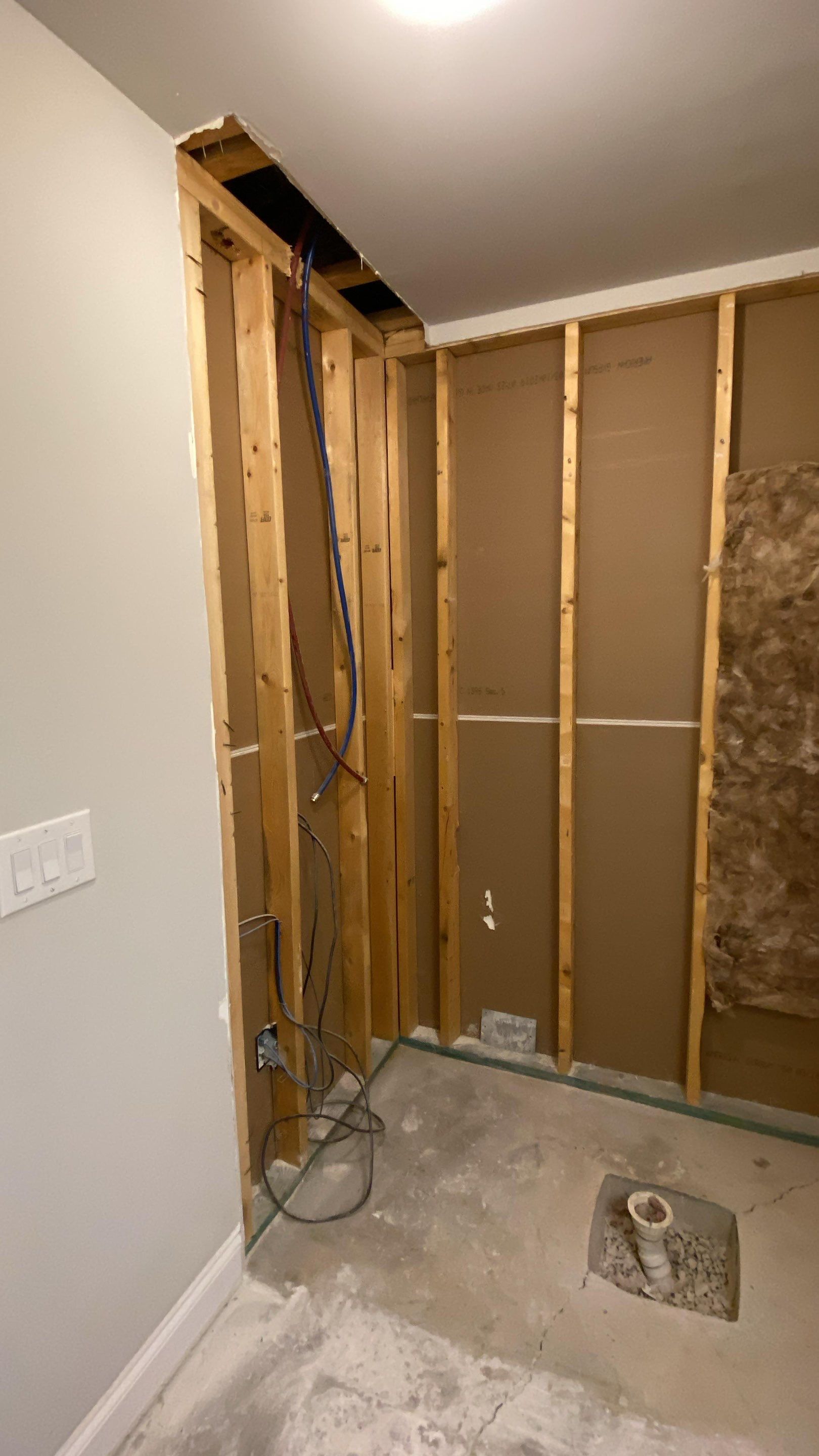 Three showers renovation by Prudencio