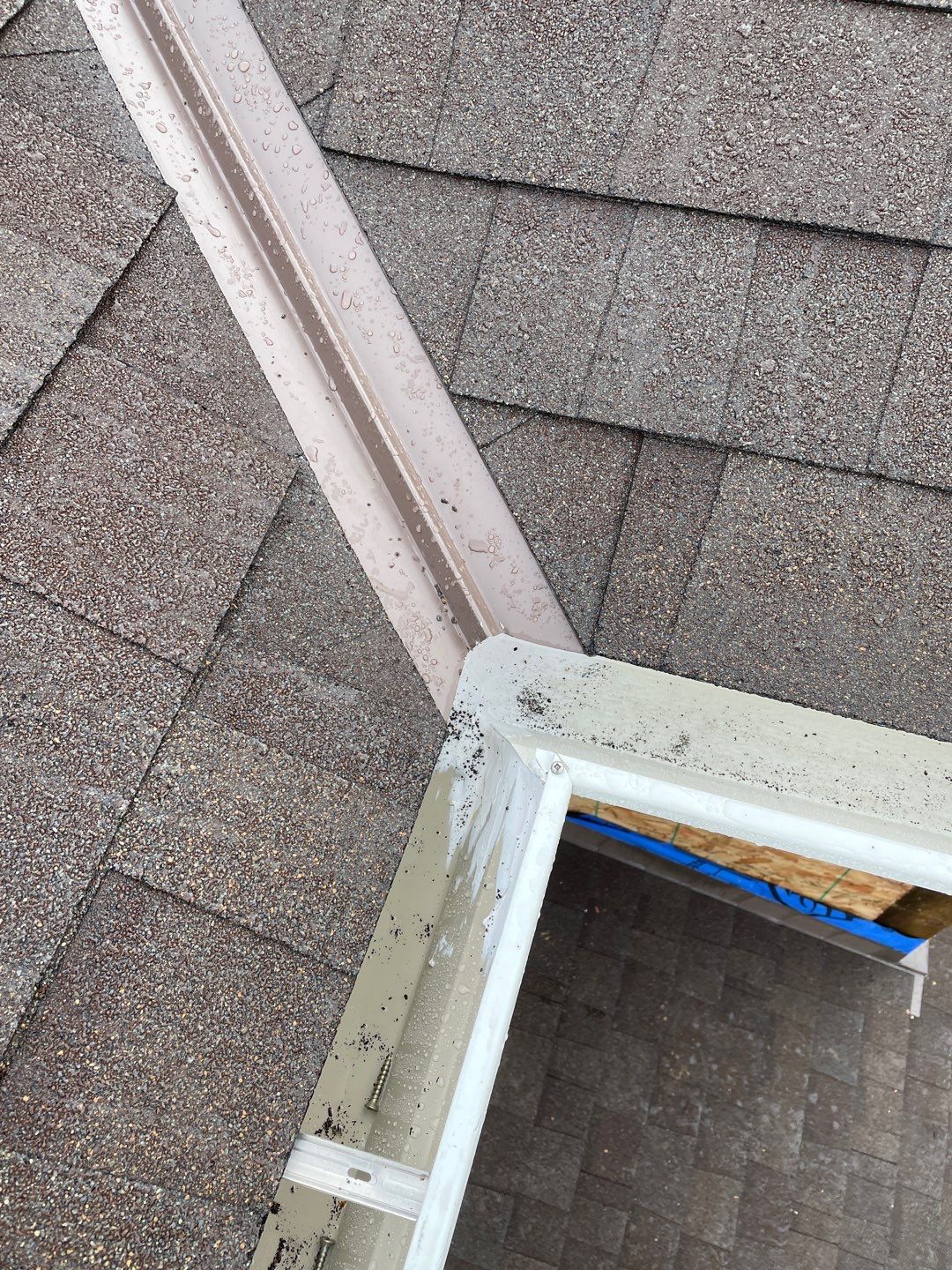 Residential Roofing Installation using OC Oakridge shingles by Top Notch Roofing Inc