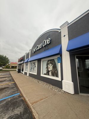 Bold Transformation: Exterior Repaint with Peppercorn & Snowbound