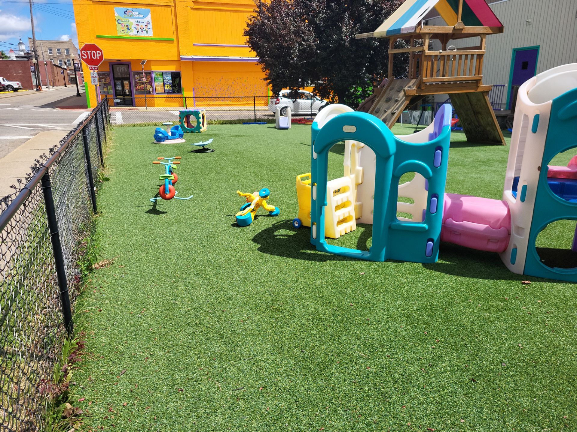 Local Daycare in Salem, OH - Small Wonders Discovery & Learning Center by Southwest Greens Midwest