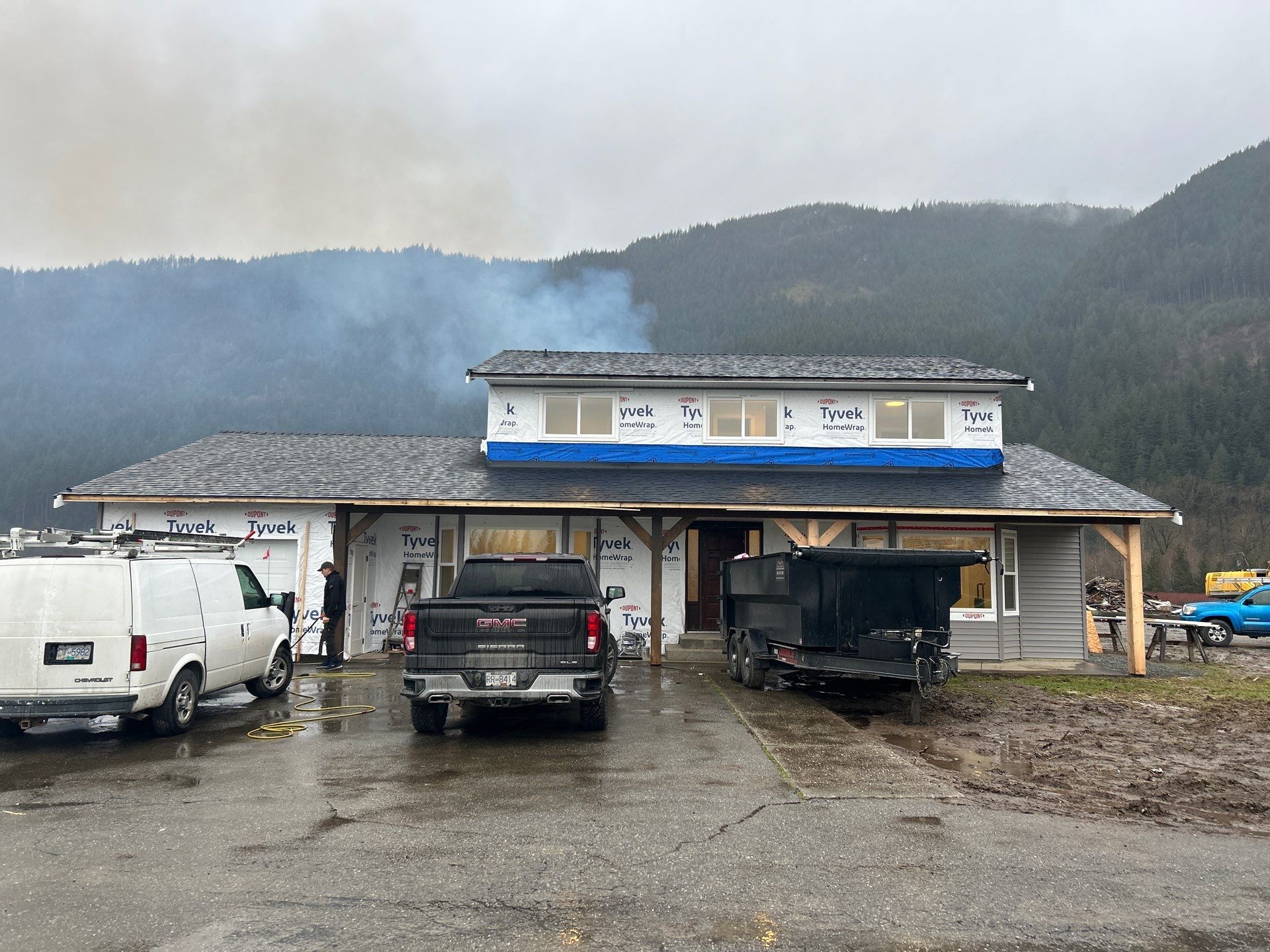 Residential Roofing Installation using OC Oakridge shingles by Top Notch Roofing Inc