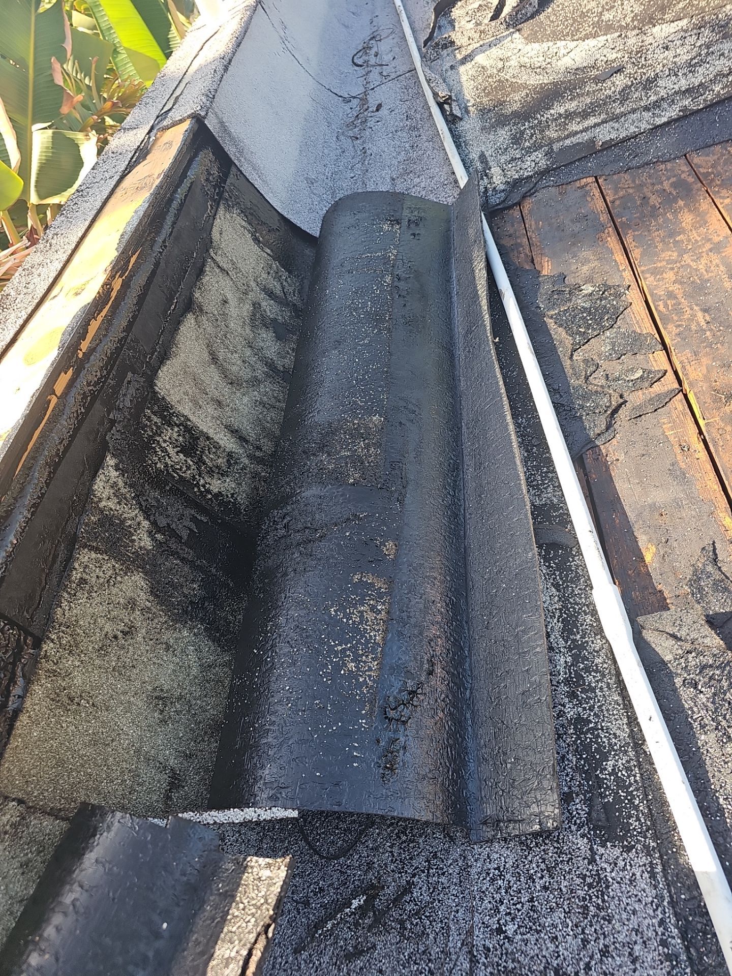 Project in Gulfport 33707 by Mitchell Roofing Company LLC 