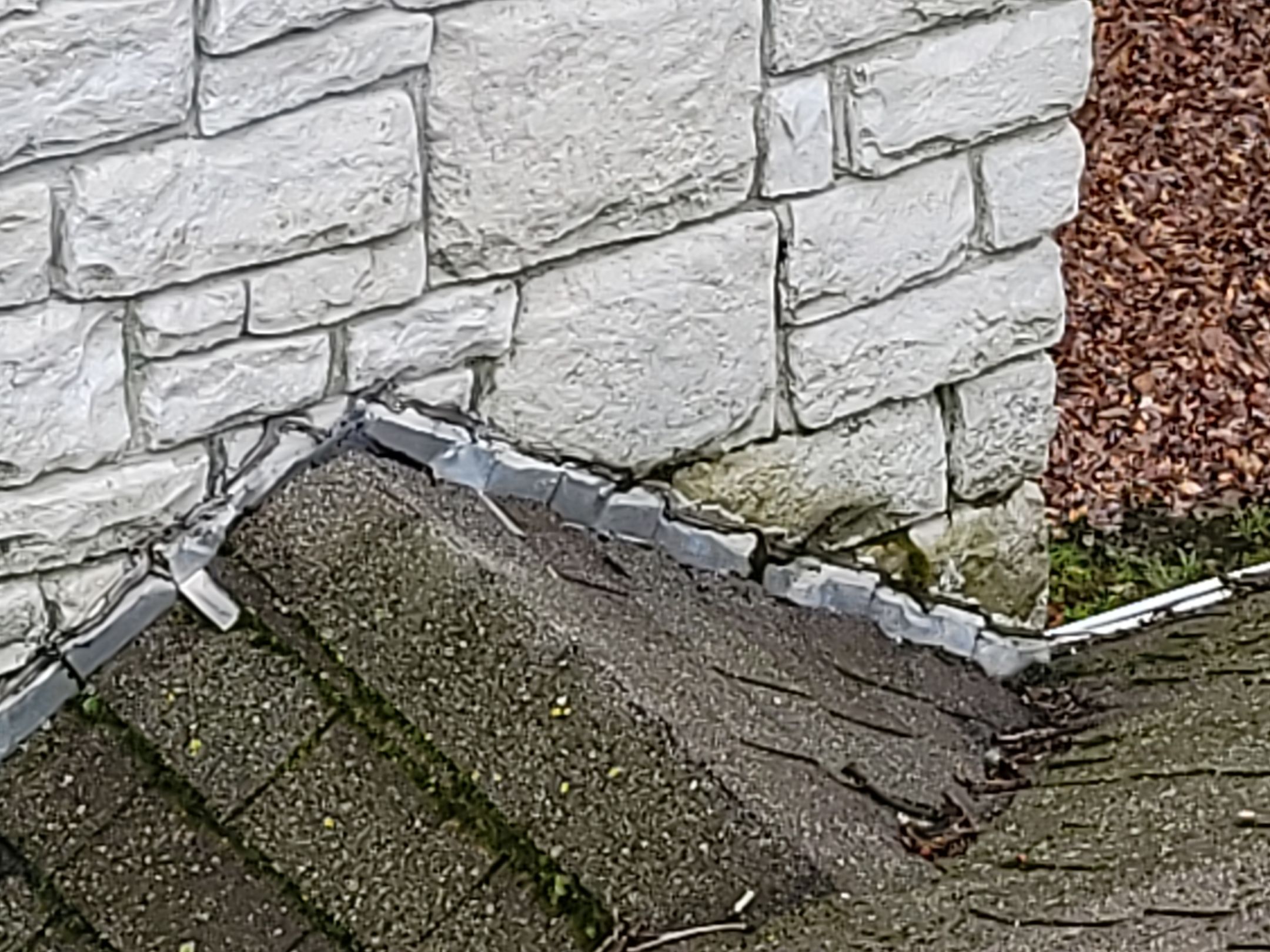 ATLAS PINNACLE COLOR: BLACK SHADOW by Eagle Eye Roofing