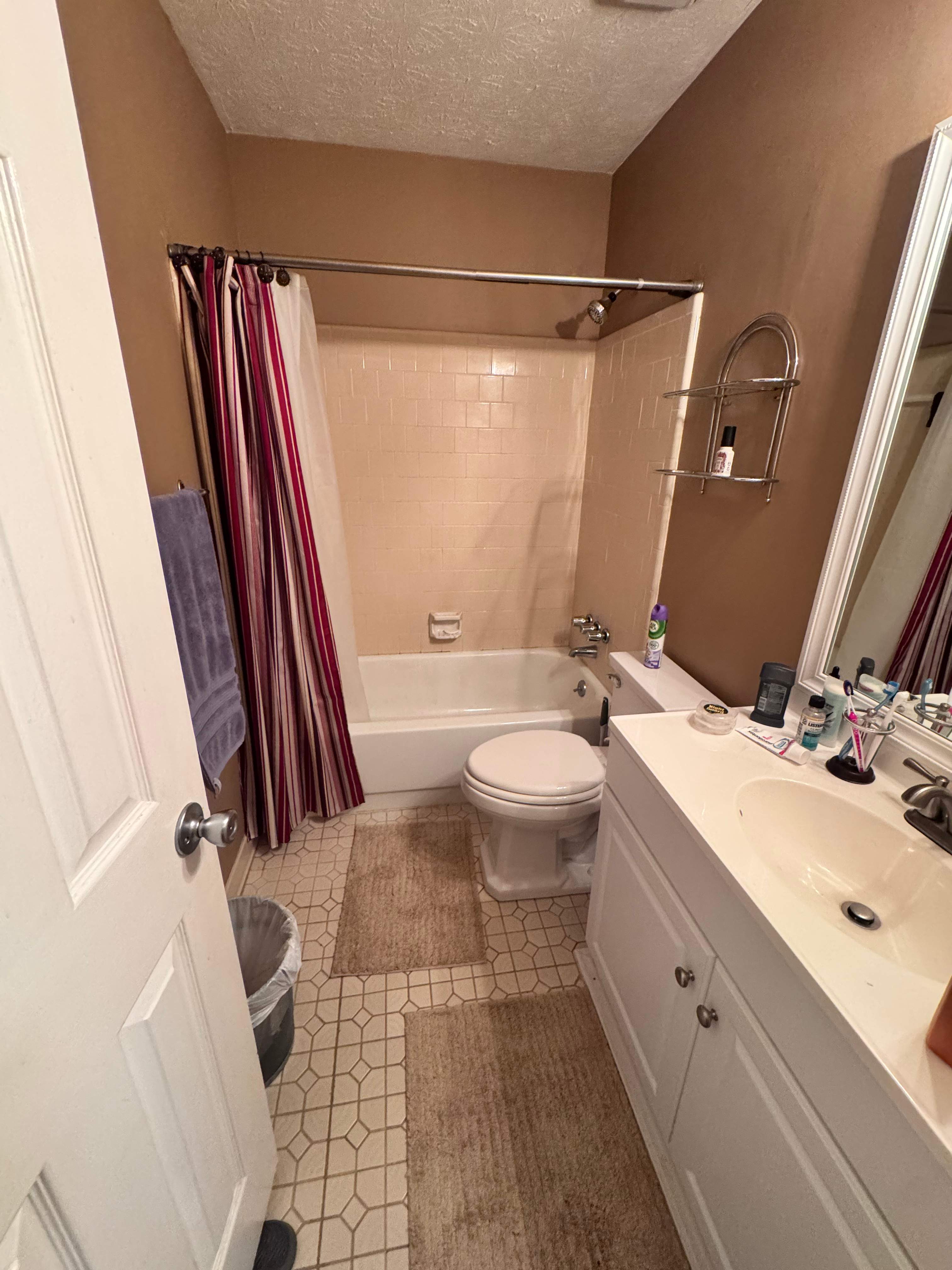 Guest bathroom renovation by Prudencio