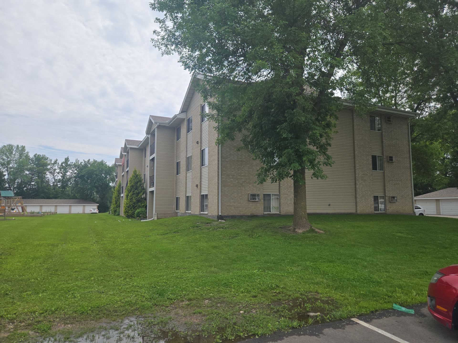 Gutter Cleaning for Apartment Buildings – Buffalo, MN by Next Level Seamless Gutters / Exteriors Inc.