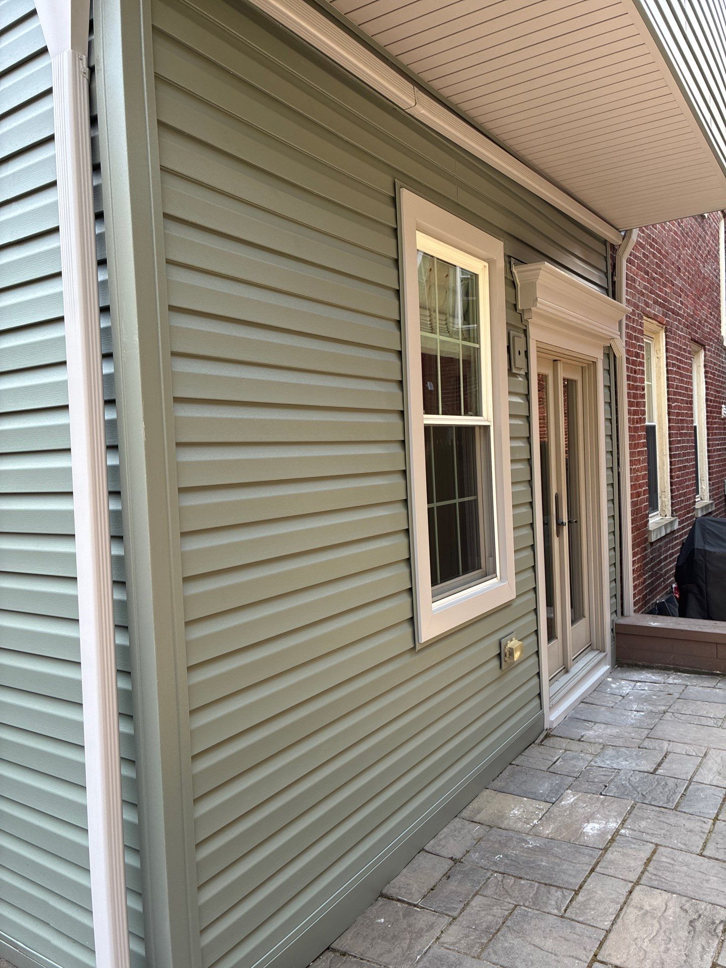 Mastic Ovation Vinyl Siding Renovation for Pittsburgh Rowhome by Ideal Siding Pittsburgh