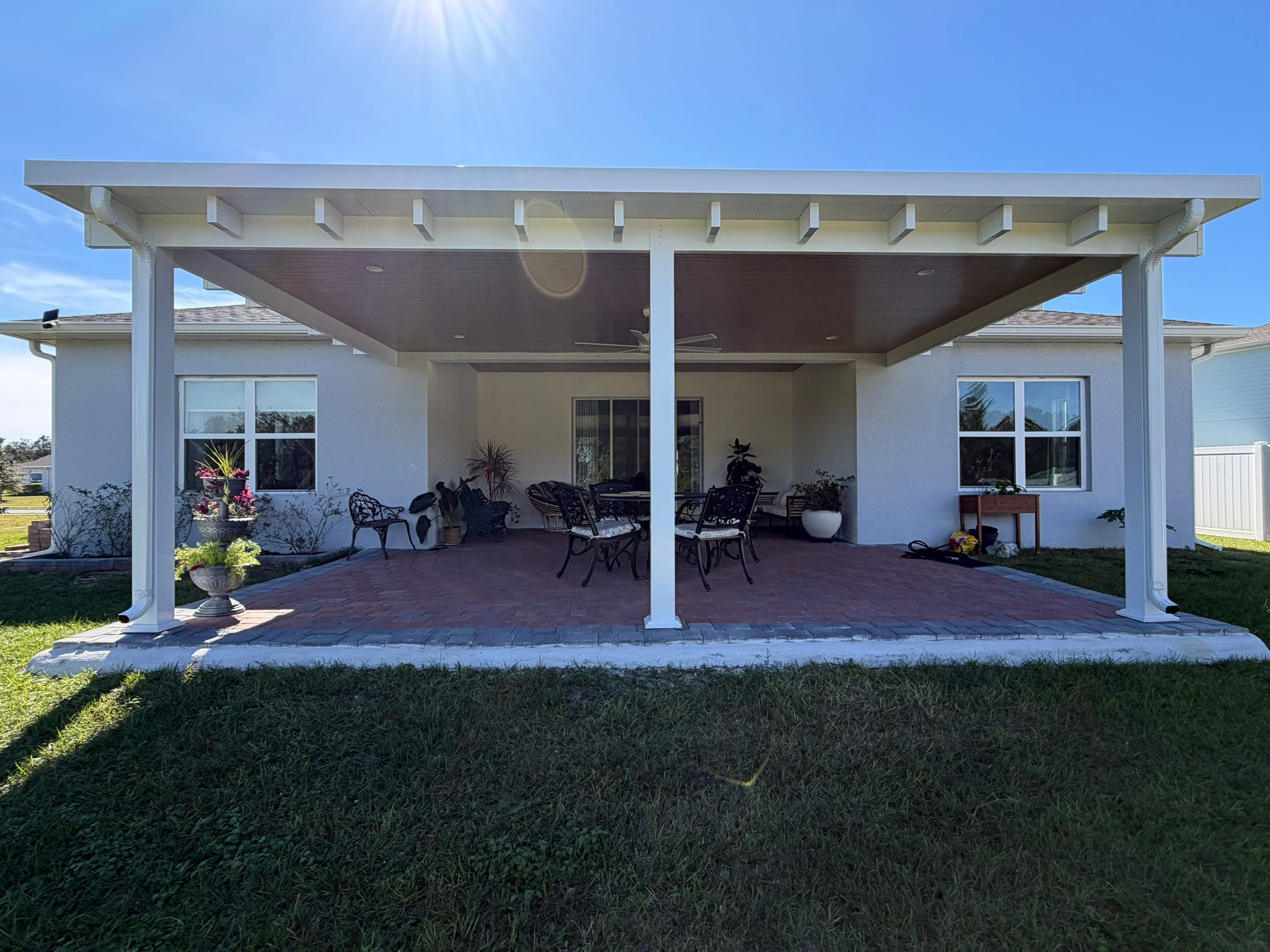 The Warmth of Wood, The Strength of Aluminum: Apopka Custom Patio by Orlando pergolas 