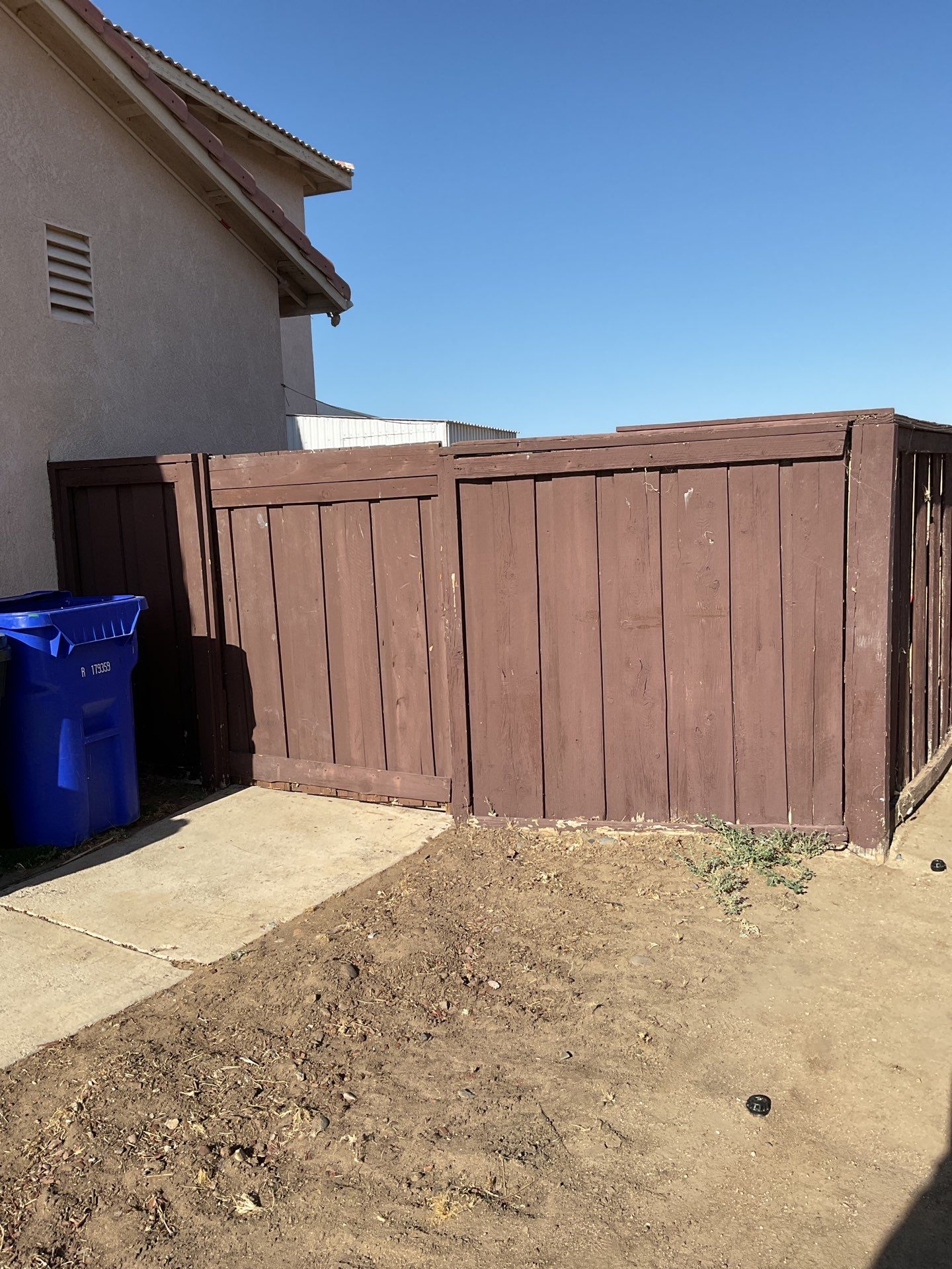 Fence Installation using Vinyl by Fence Guys Inc.