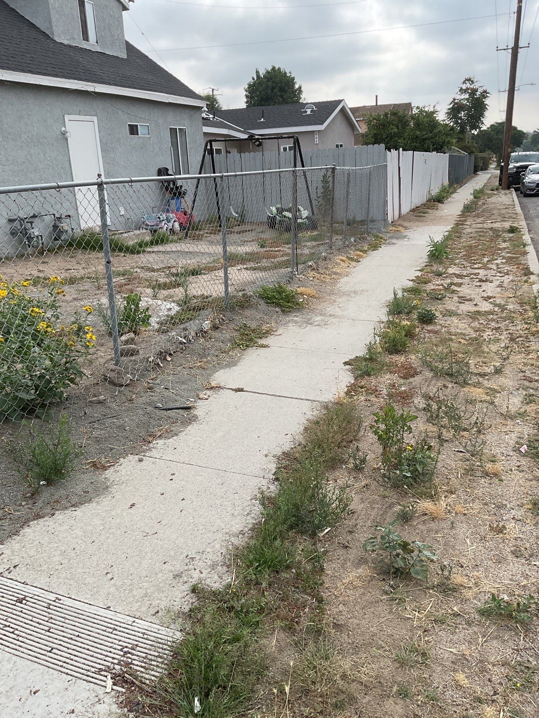 Fence installation using 6ft and 4ft vinyl  by Fence Guys Inc. 
