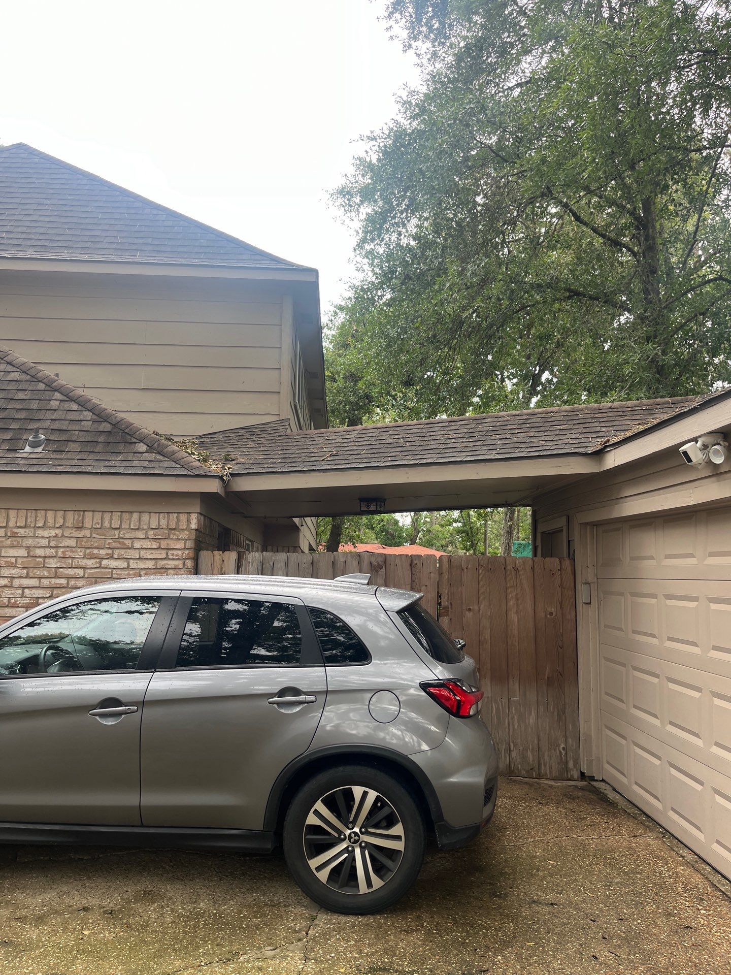 Hail Damage using Owen's Corning Duration (Lifetime) Shingles by Roof Repair Company