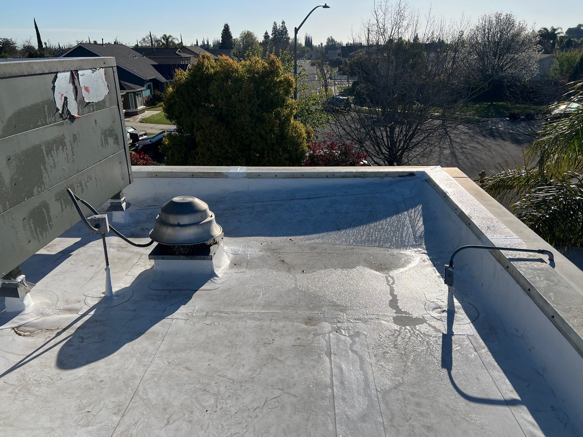 TPO single-ply roofing system using GAF Everguard 60 mil by Straight Edge Roofing Inc