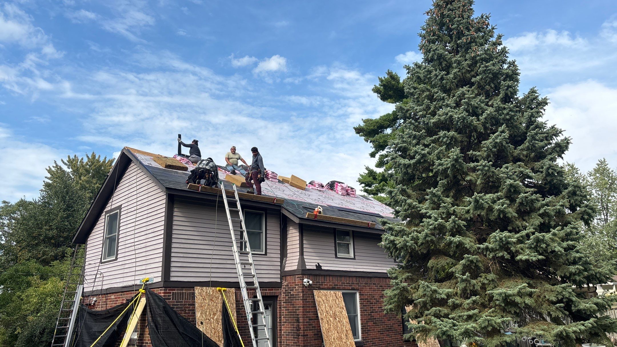 Roof Replacement using Owens Corning Onyx Black by 180 Contractors