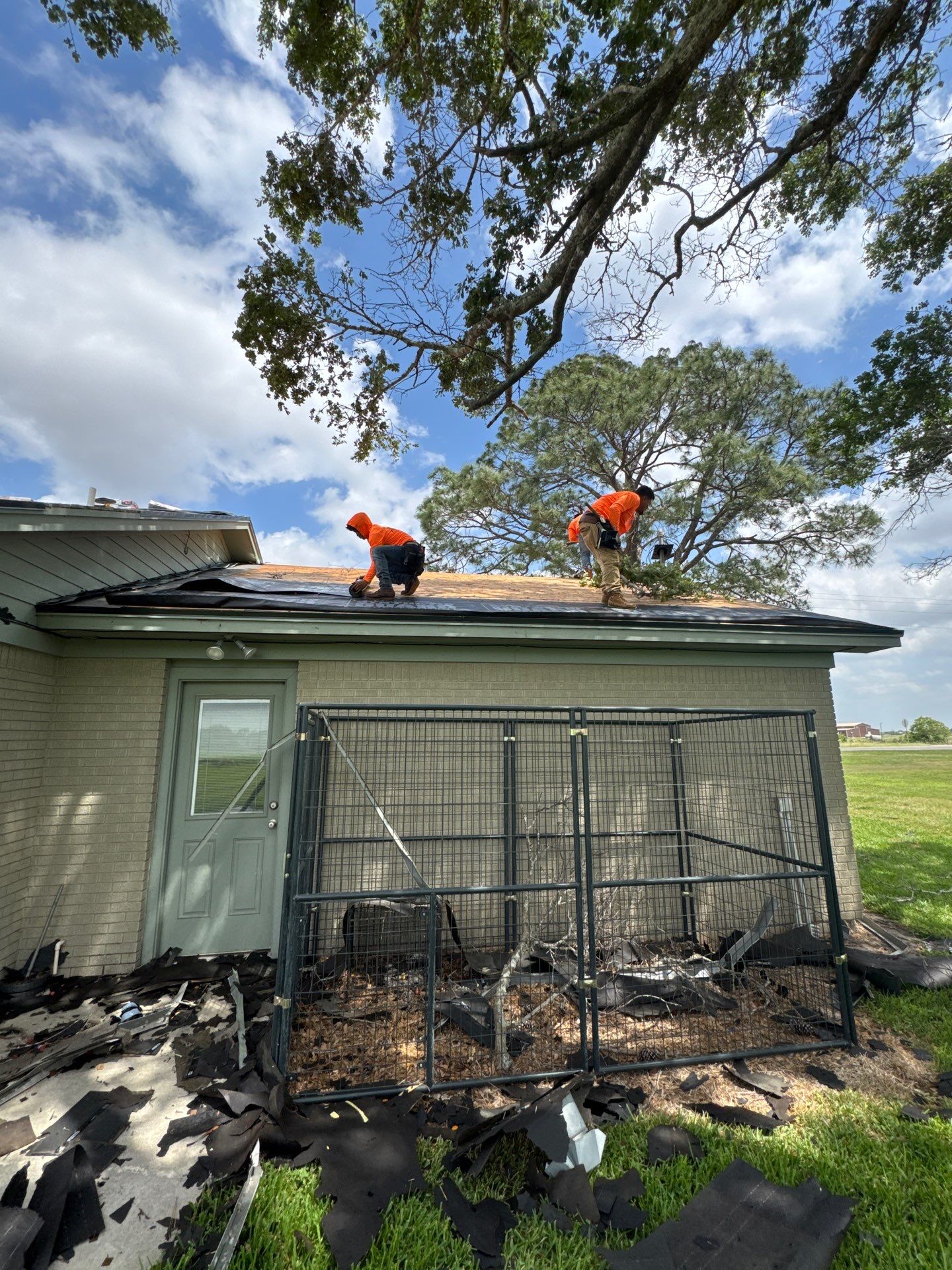 Roof Replacement louise by Roof Repair Company