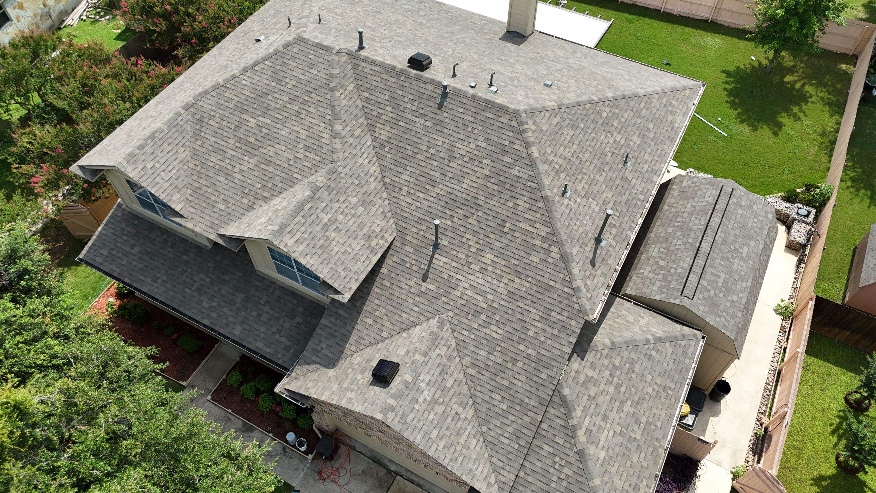 Weathered Wood - Malarkey Vista by RoofsOnly.com