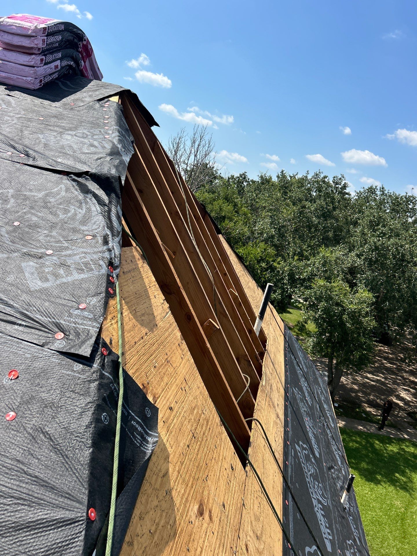 Residential Roofing Installation using Owen's Corning Duration (Lifetime) Shingles by Roof Repair Company