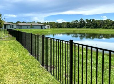 Aluminum Fence Installation using 3 Rail Aluminum Fence