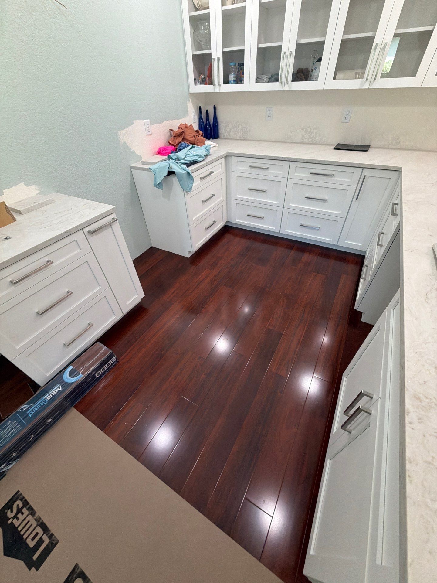 Laminate flooring  by Vrmmm Flooring