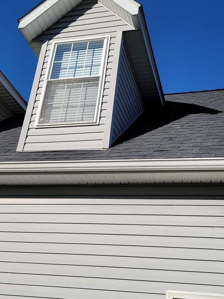 Brand: Atlas Pinnacle Color: Pristine Scotchgarde Black Drip: White by Eagle Eye Roofing