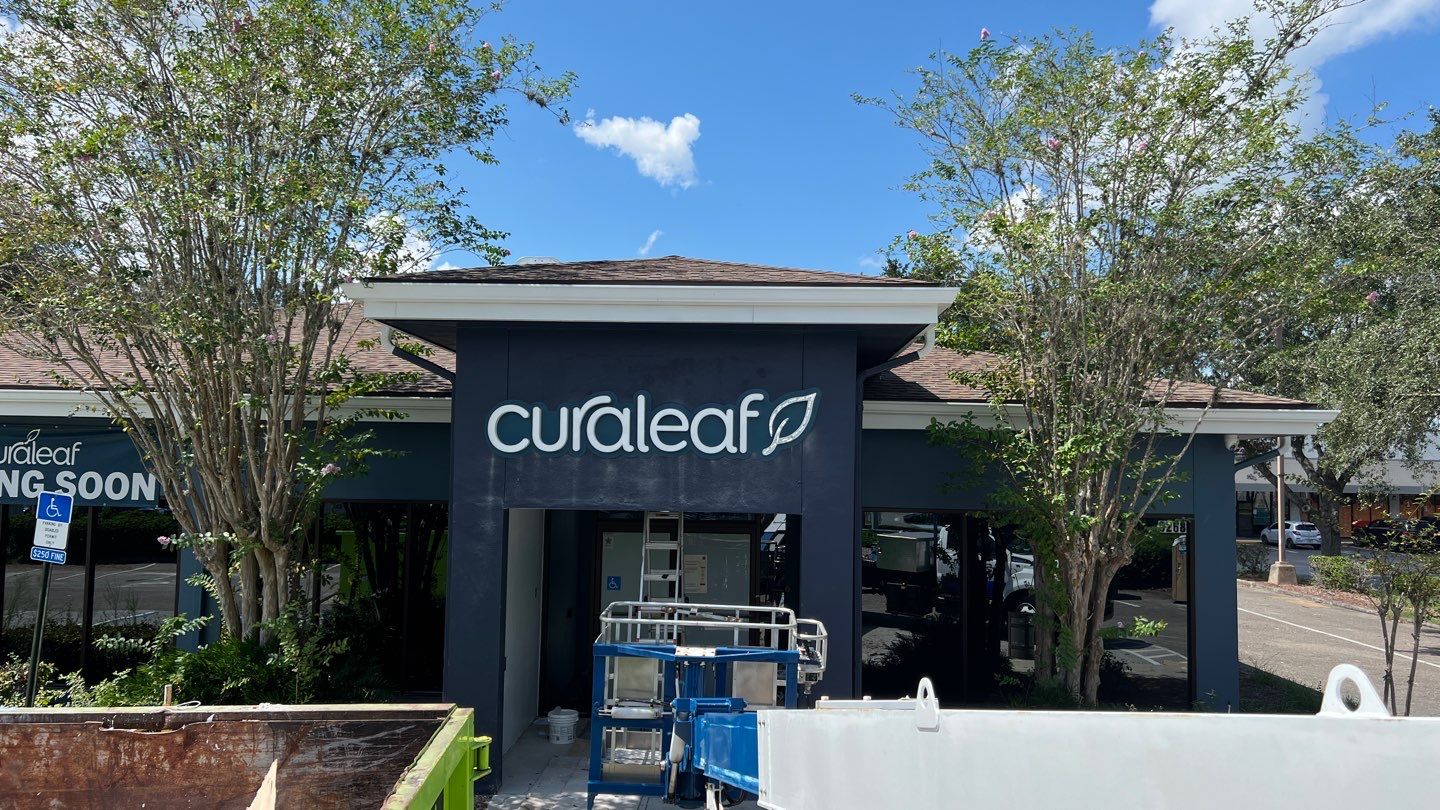 Curaleaf Receive and Install for Sign Partner by SignCrafters