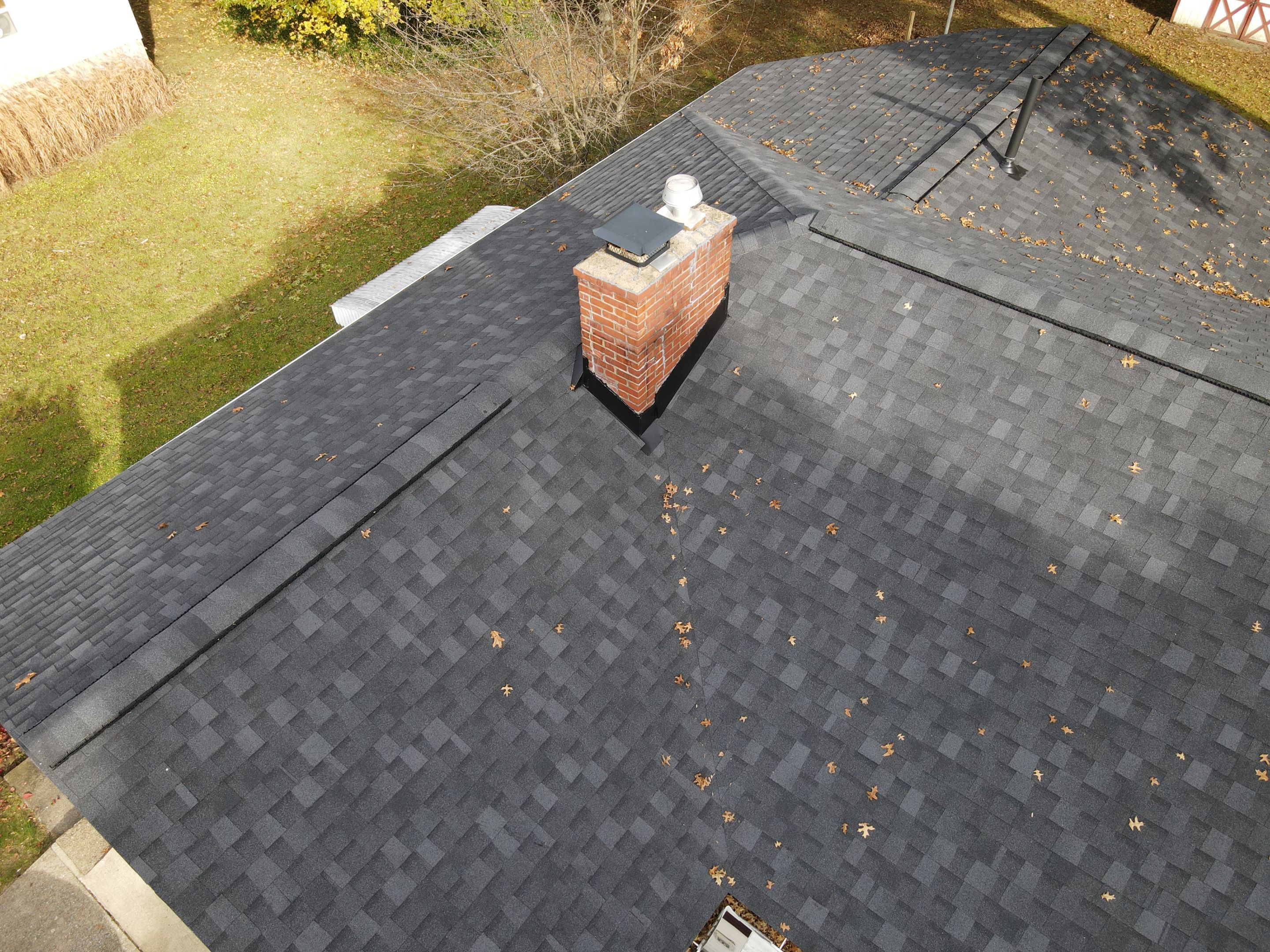 Brand Atlas Pinnacle Color: Pristine Scotchgard Black Drip: Black by Eagle Eye Roofing