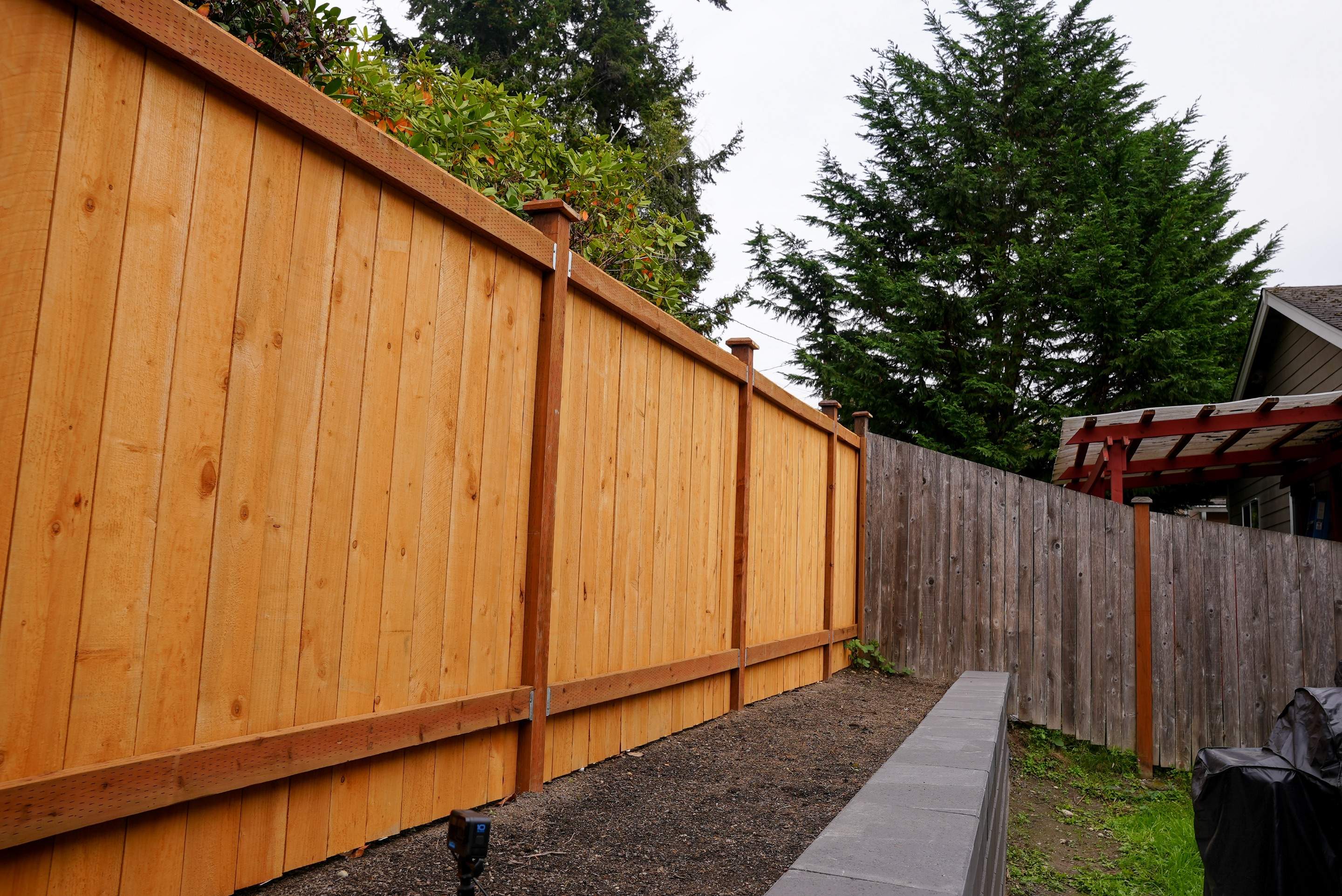 Jireh Outdoor Projects | Retaining Wall & Fence Build by Jireh Asphalt & Concrete Inc 