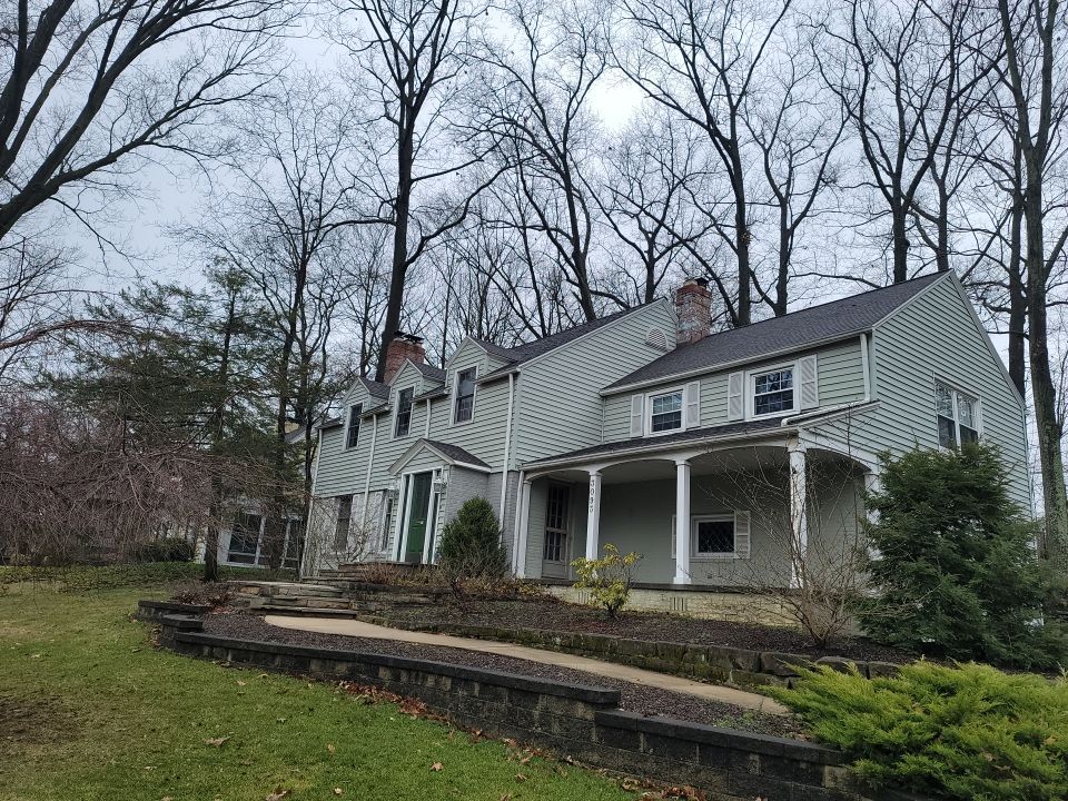 ATLAS PINNACLE COLOR: HEARTHSTONE DRIP EDGE: WHITE by Eagle Eye Roofing